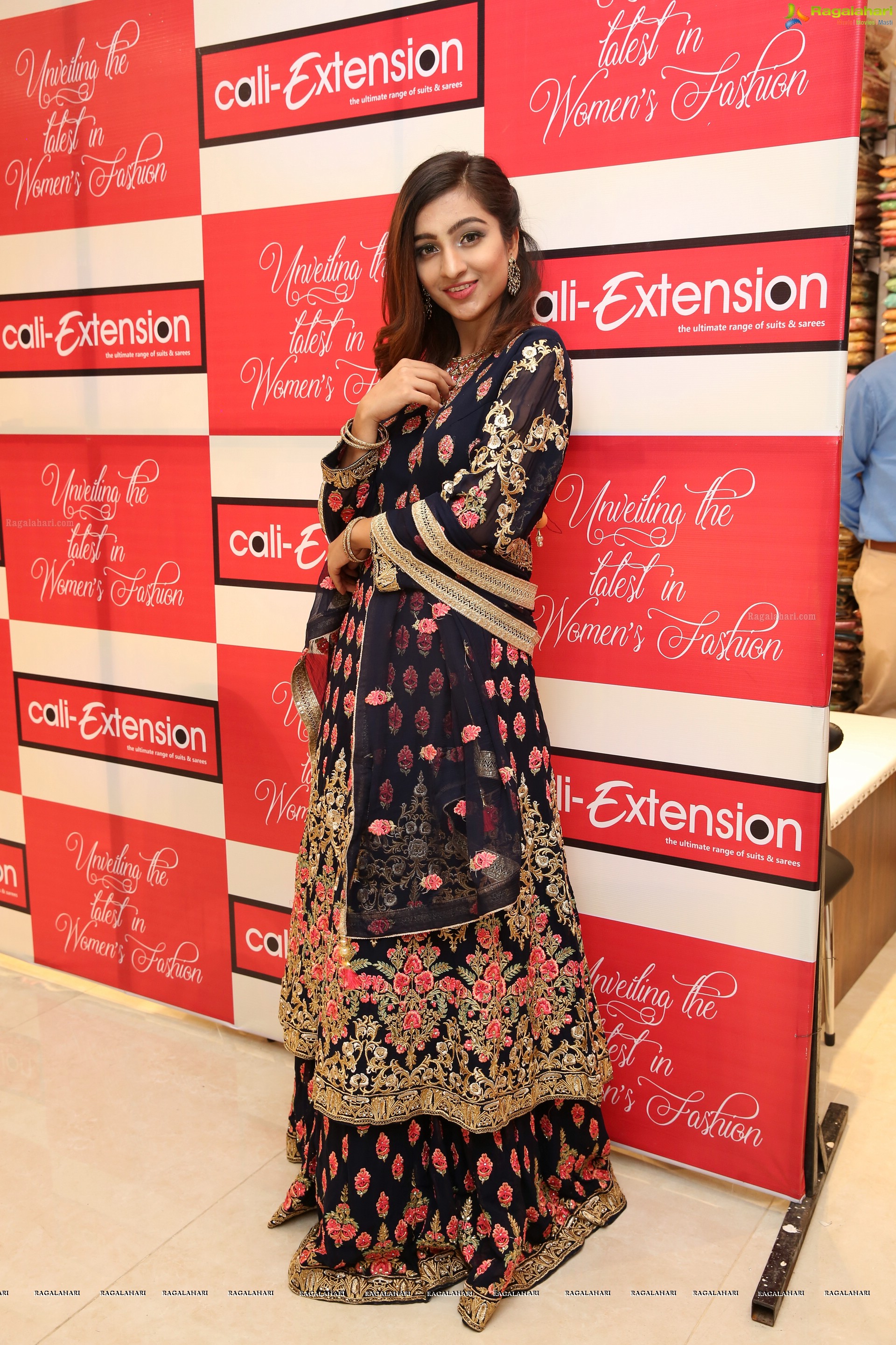 Insha Iqbal @ Cali-Extension Launch - HD Gallery