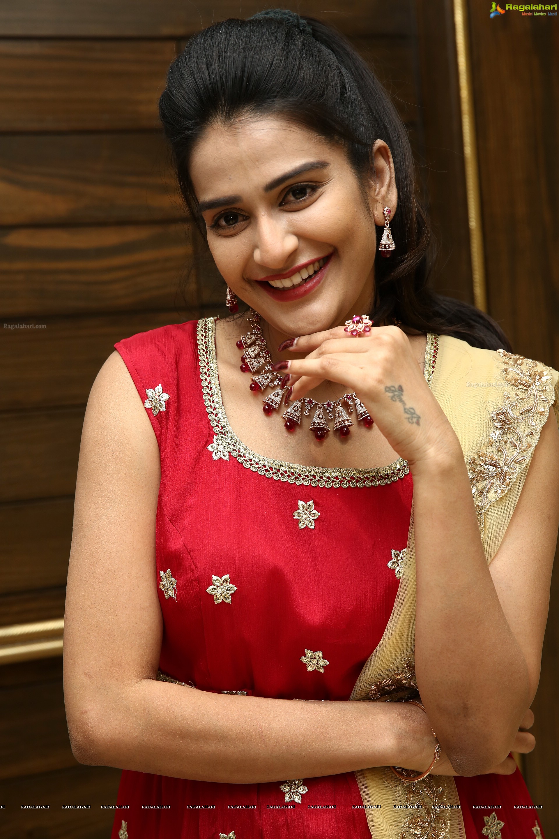 Jenney Honey @ Aalayam Collection Launch at PMJ Jewels - HD Gallery