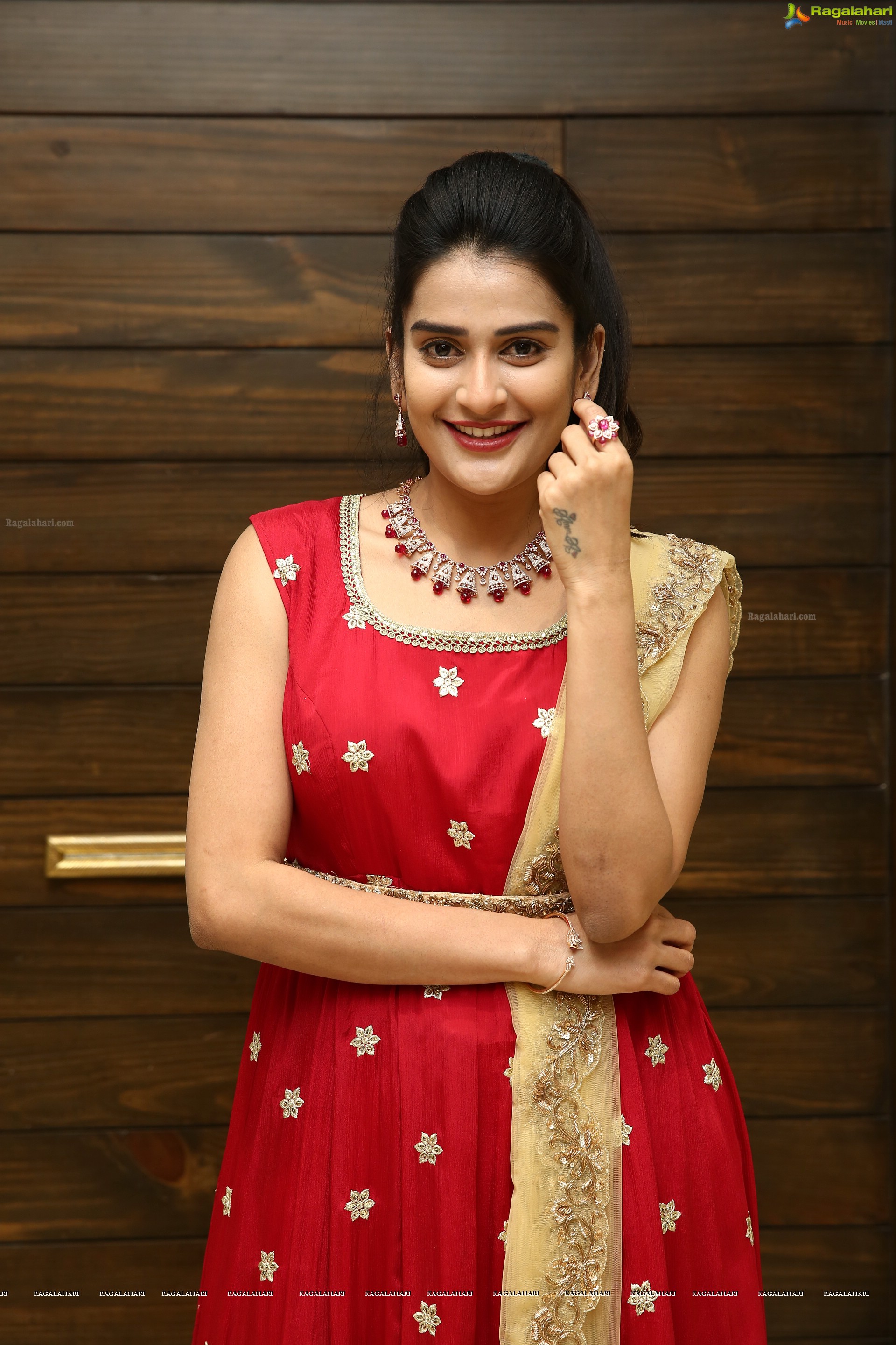 Jenney Honey @ Aalayam Collection Launch at PMJ Jewels - HD Gallery