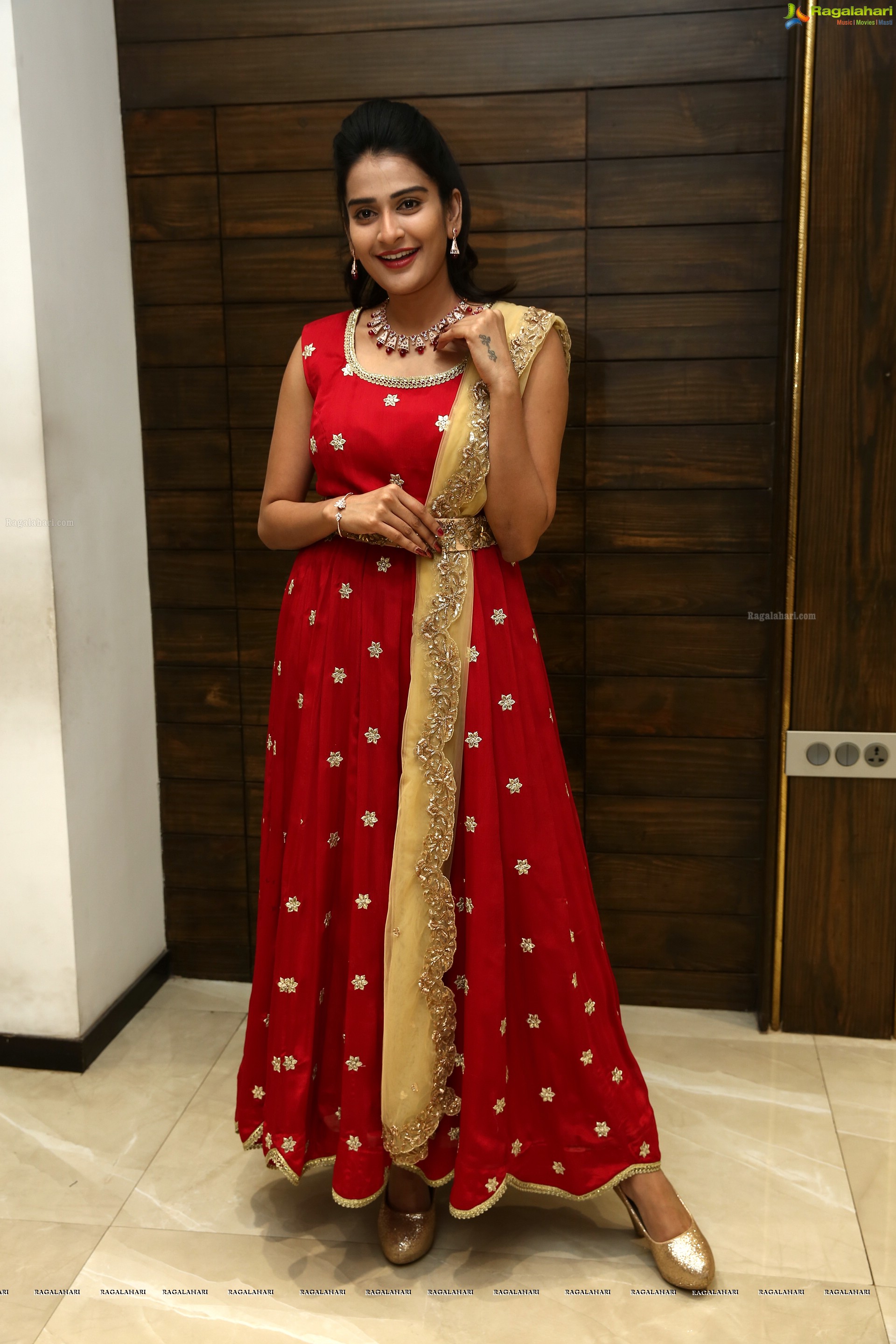 Jenney Honey @ Aalayam Collection Launch at PMJ Jewels - HD Gallery