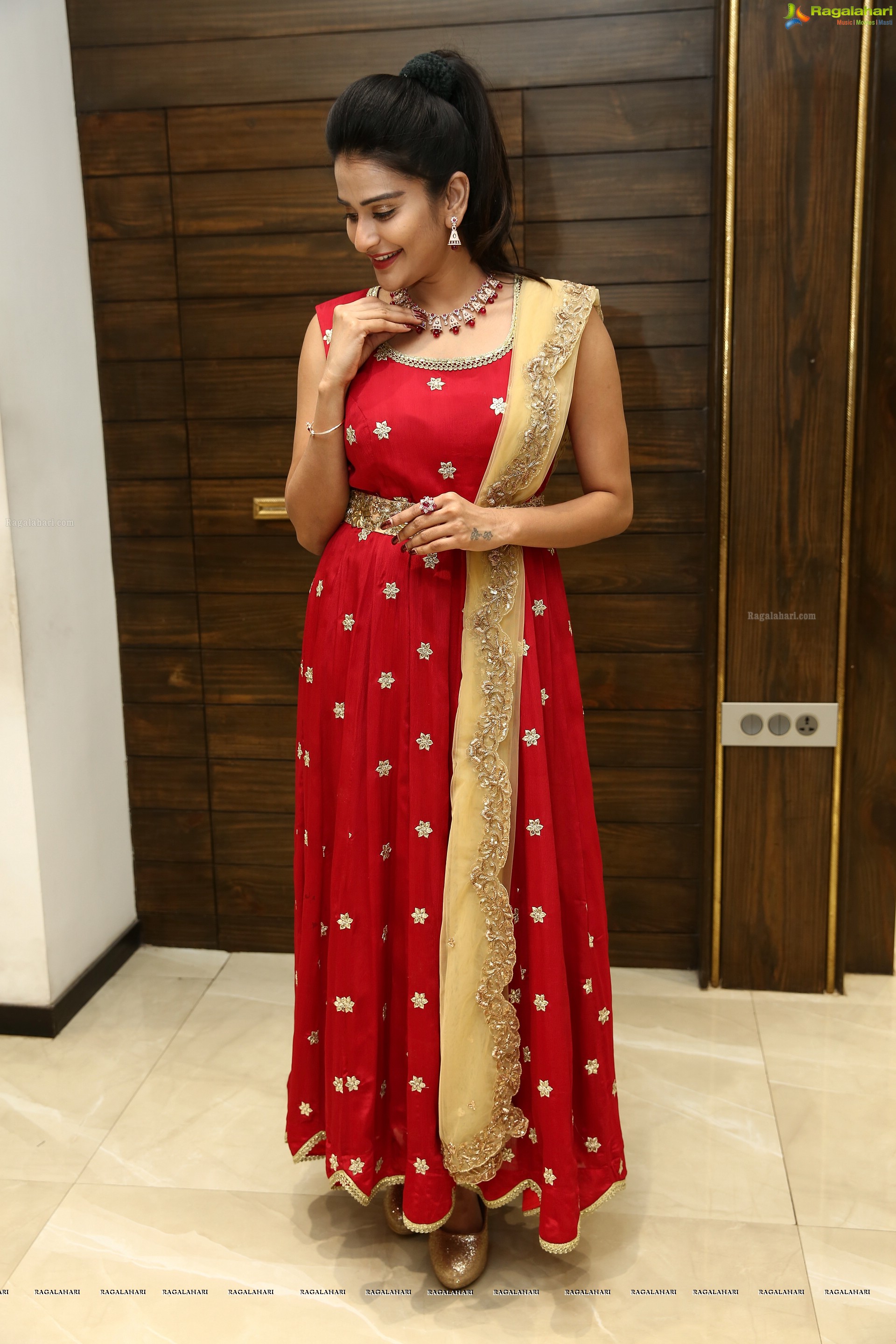 Jenney Honey @ Aalayam Collection Launch at PMJ Jewels - HD Gallery