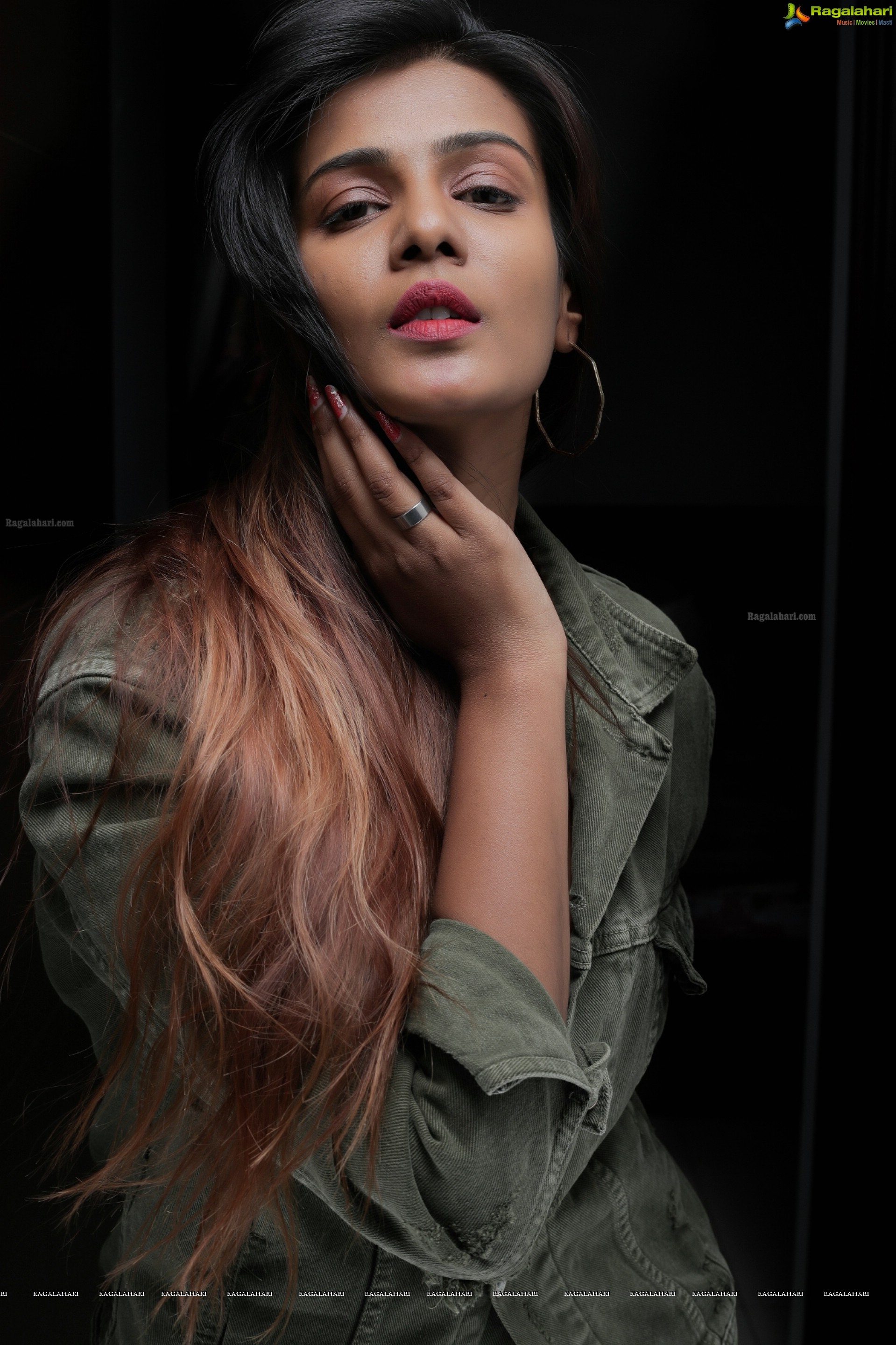 Meera Mitun's Portfolio Pics (High definition Photos)