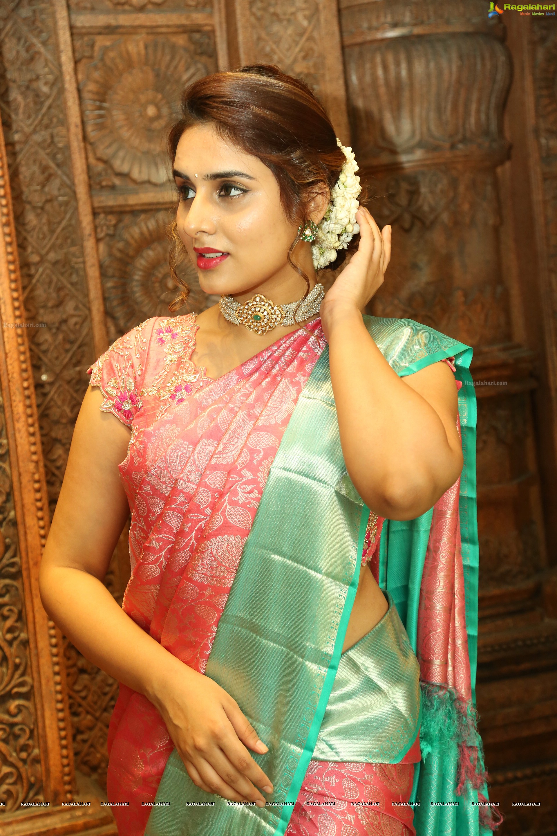 Nikitha Chaturvedi @ Creative Handloom Sarees Exhibition at Mughda Art Studio - HD Gallery