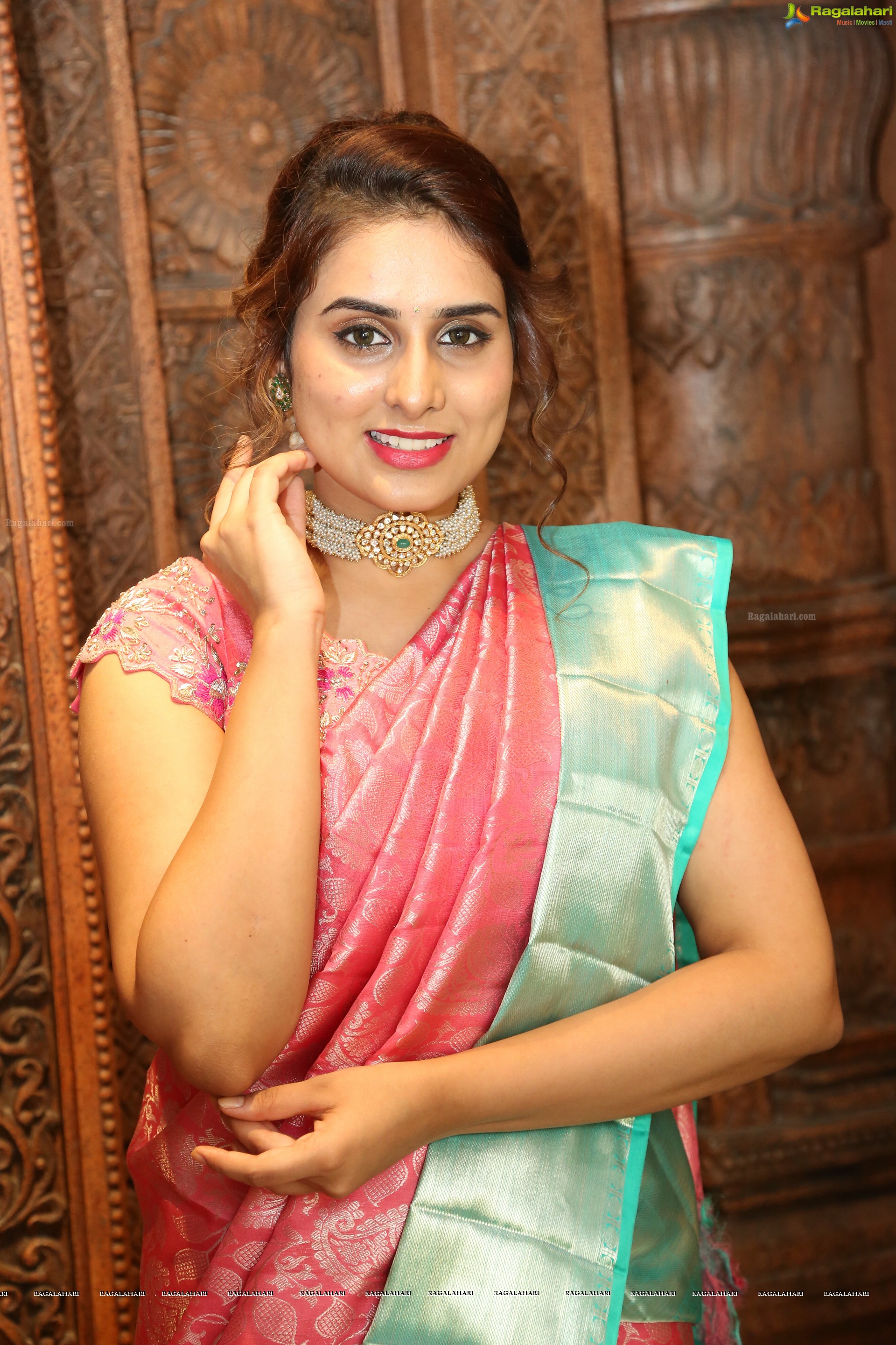 Nikitha Chaturvedi @ Creative Handloom Sarees Exhibition at Mughda Art Studio - HD Gallery