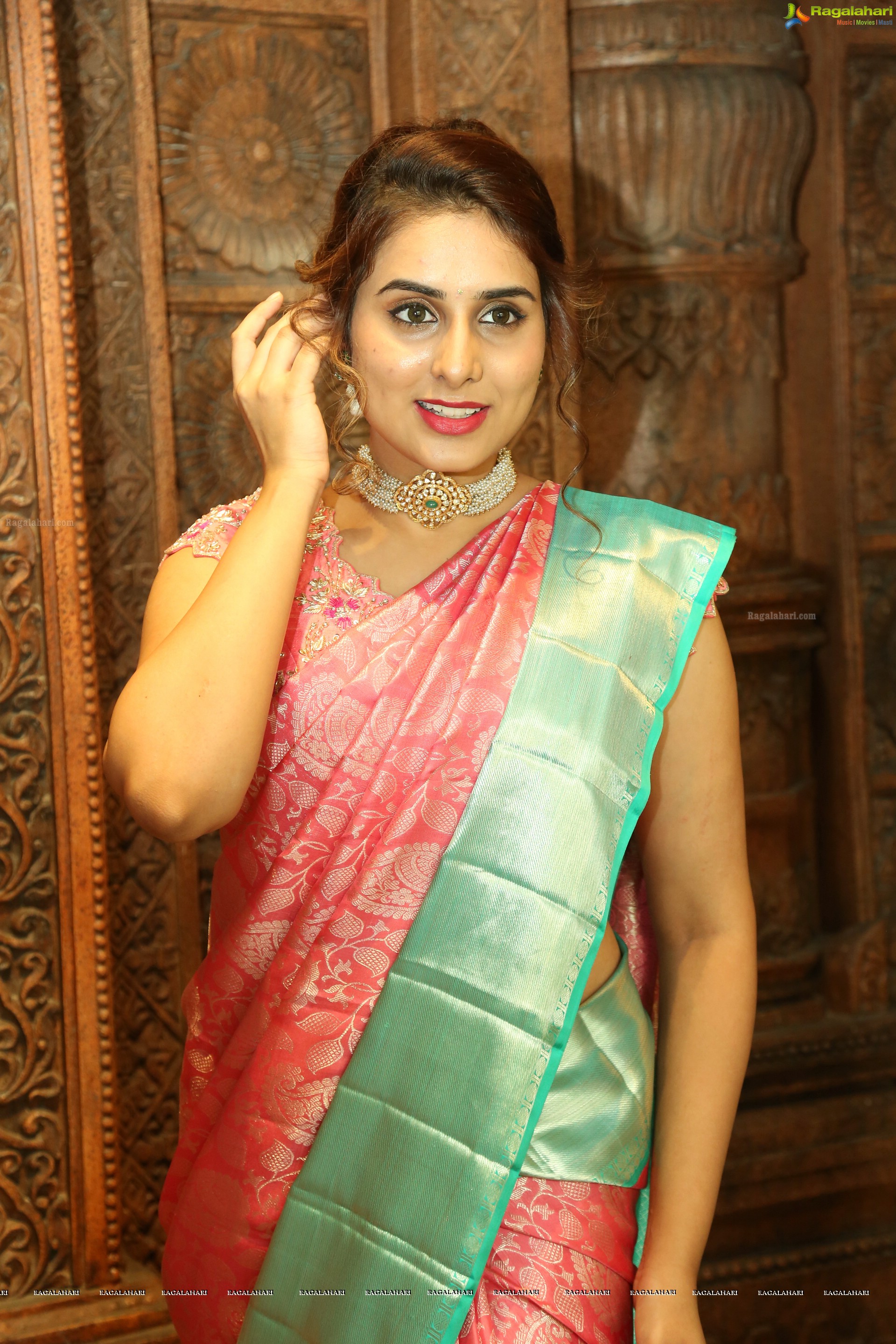 Nikitha Chaturvedi @ Creative Handloom Sarees Exhibition at Mughda Art Studio - HD Gallery