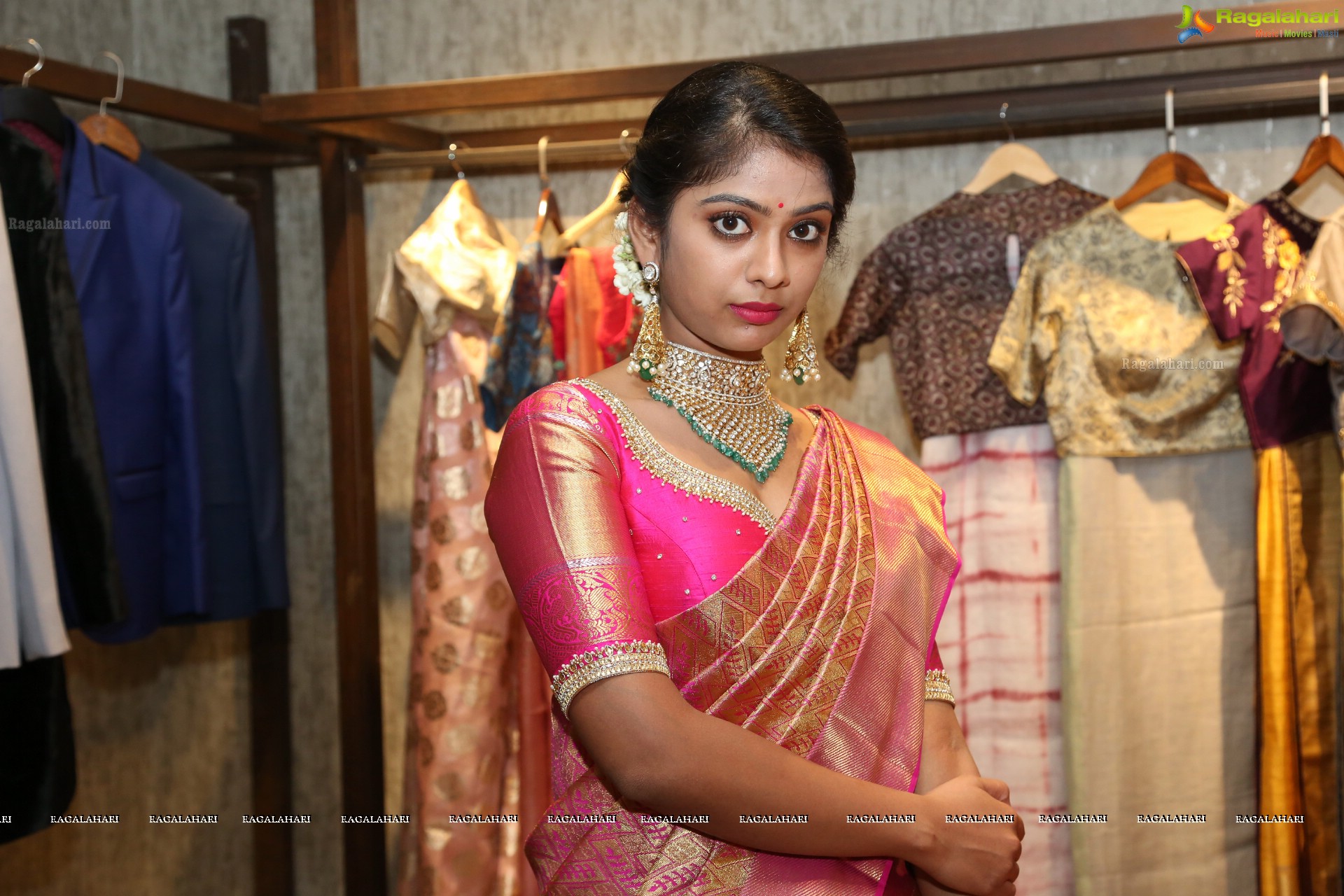 Shrita @ Creative Handloom Sarees Exhibition at Mughda Art Studio - HD Gallery