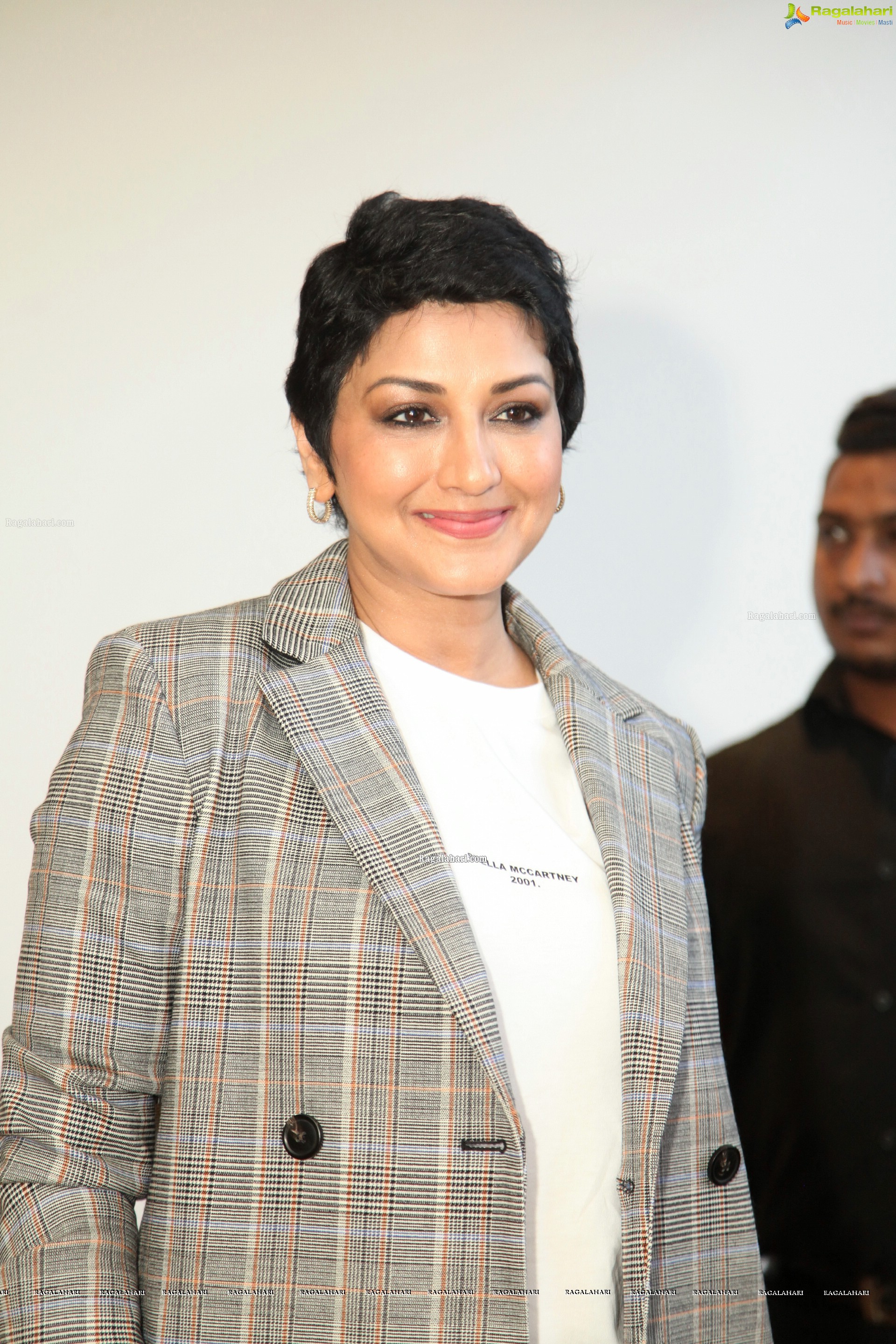 Sonali Bendre at FICCI FLO Press Conference  - HD Gallery