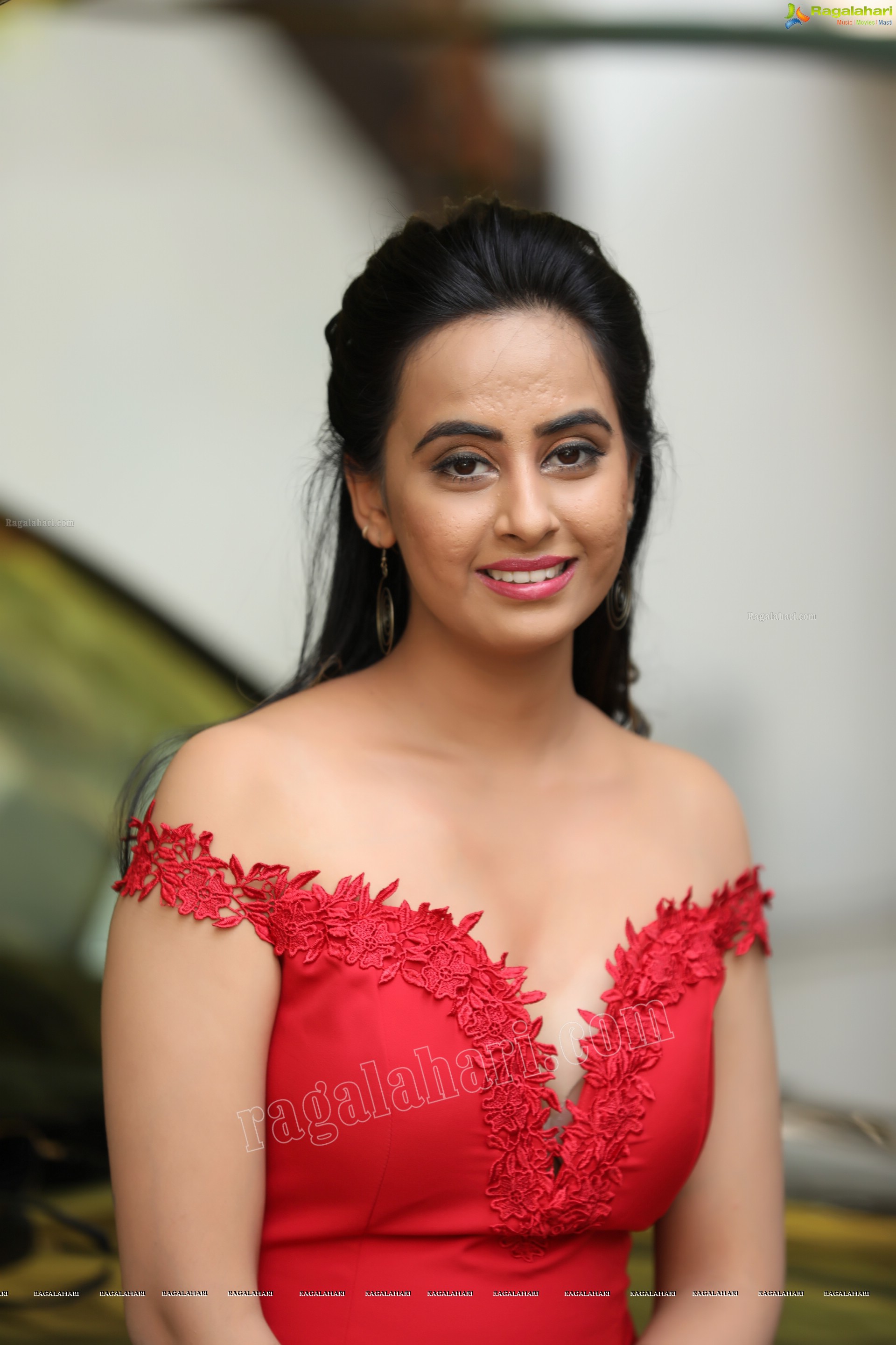 Ameeksha Pawar (Exclusive Photo Shoot) (High Definition Photos)