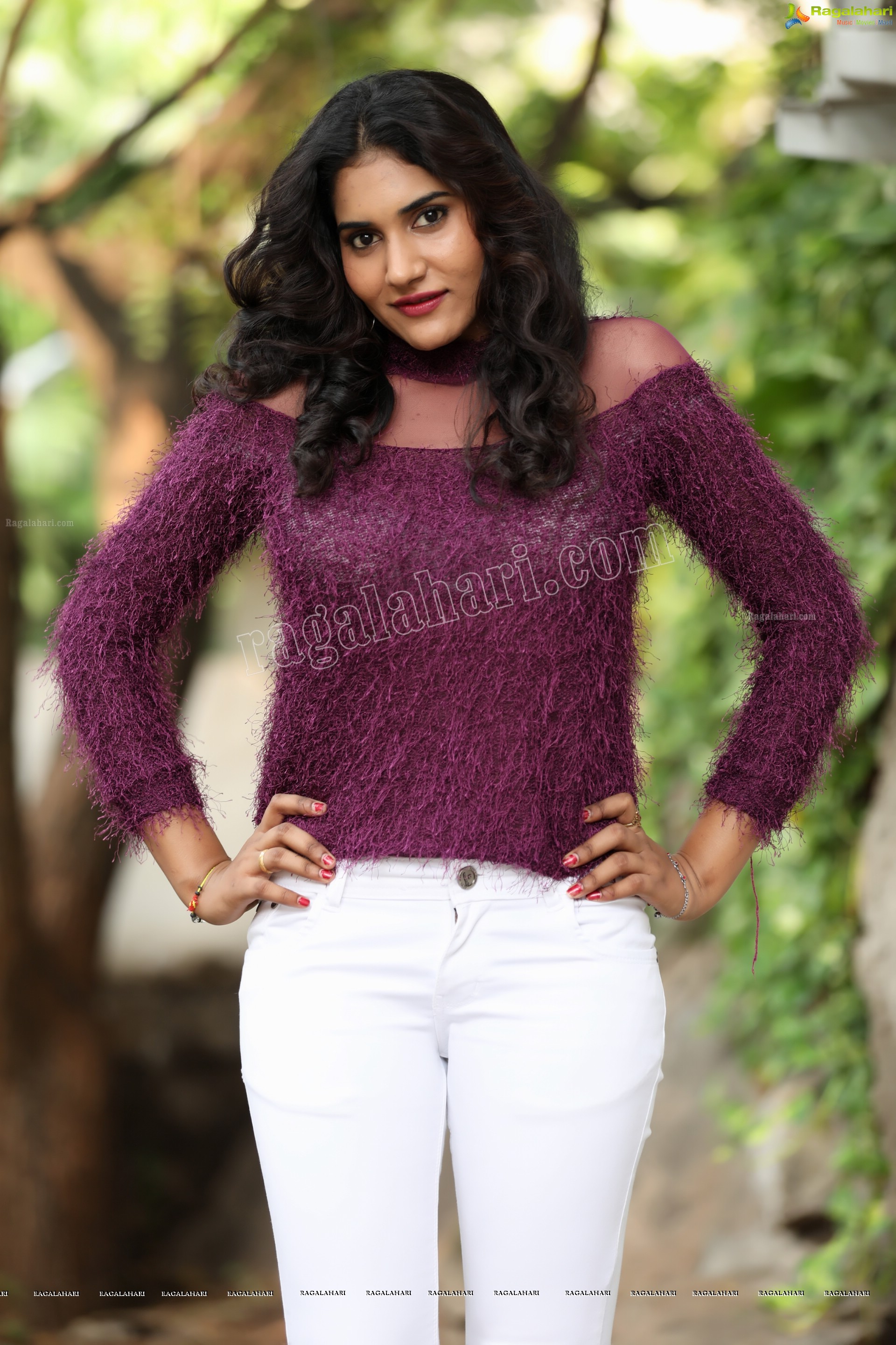 Swapna Sweety (Exclusive Photo Shoot) (High Definition Photos)