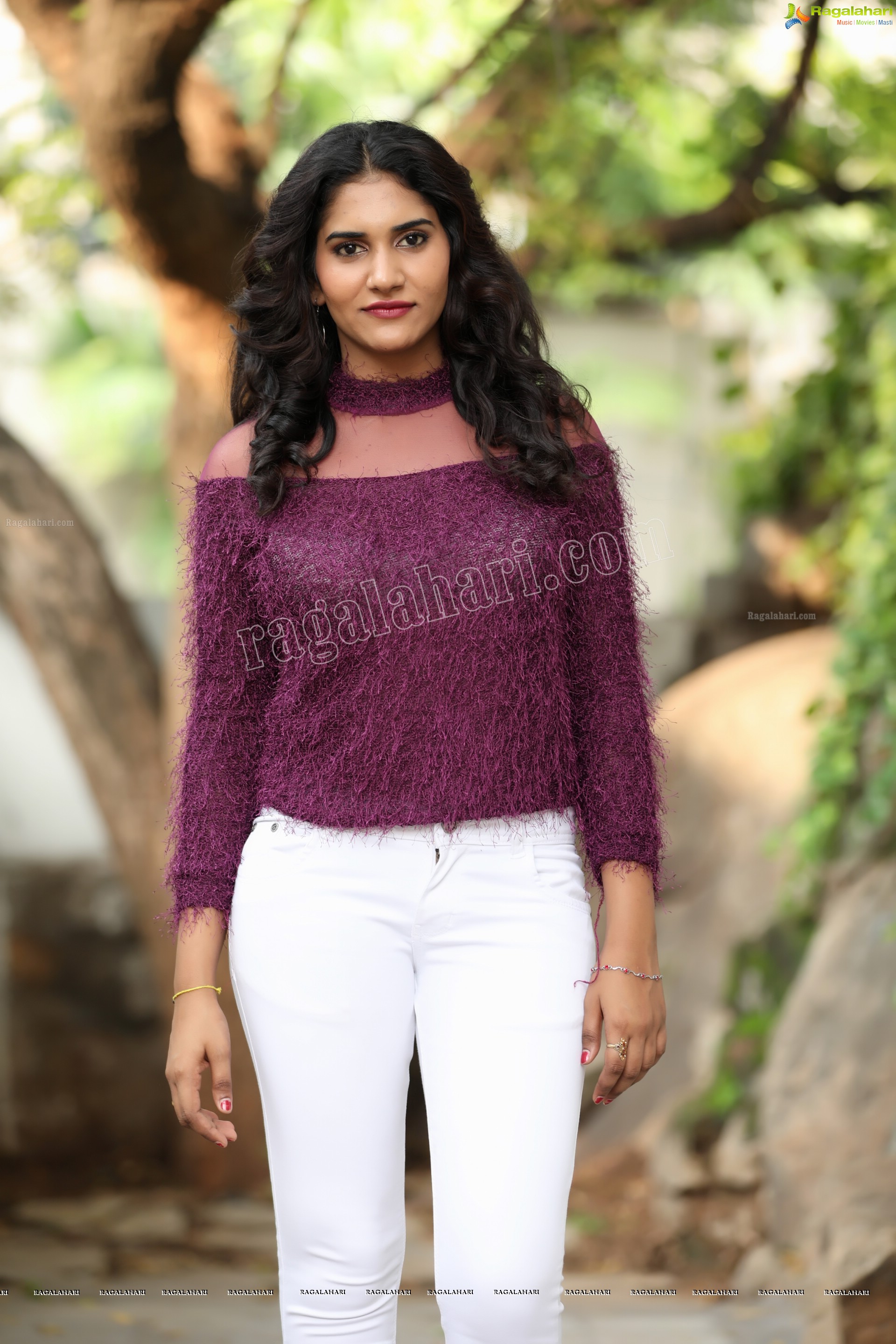 Swapna Sweety (Exclusive Photo Shoot) (High Definition Photos)