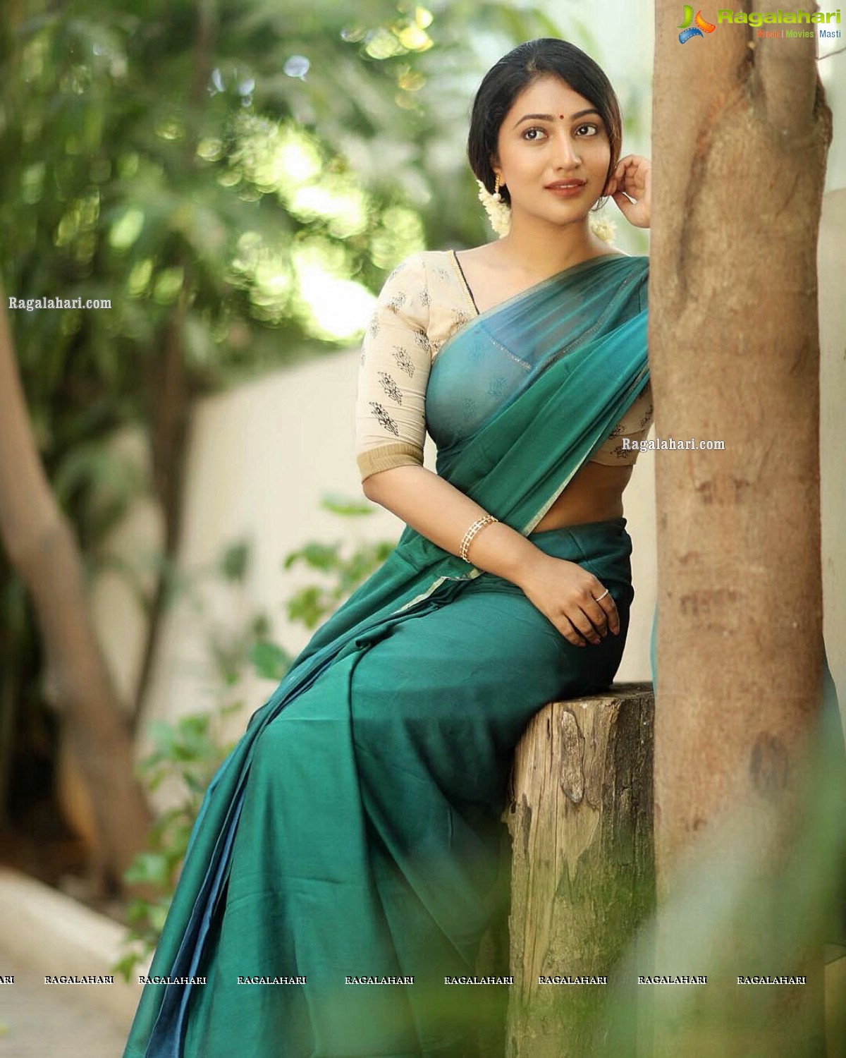 Bommu Lakshmi Latest Photoshoot Images