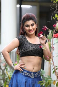 Gunnjan Aras Exclusive HD Photos