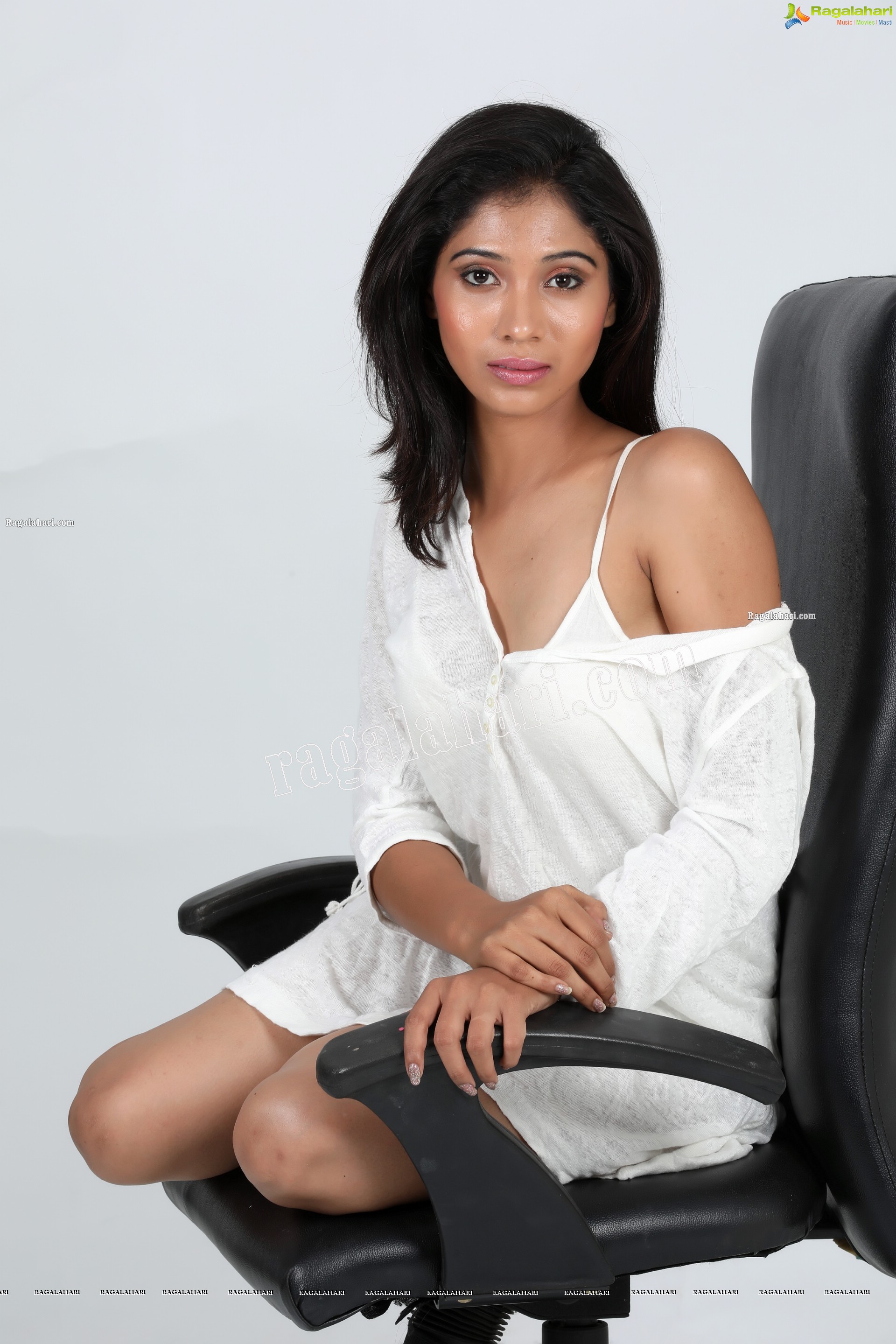 Swetha Mathi in White Linen Tunic Exclusive Photo Shoot
