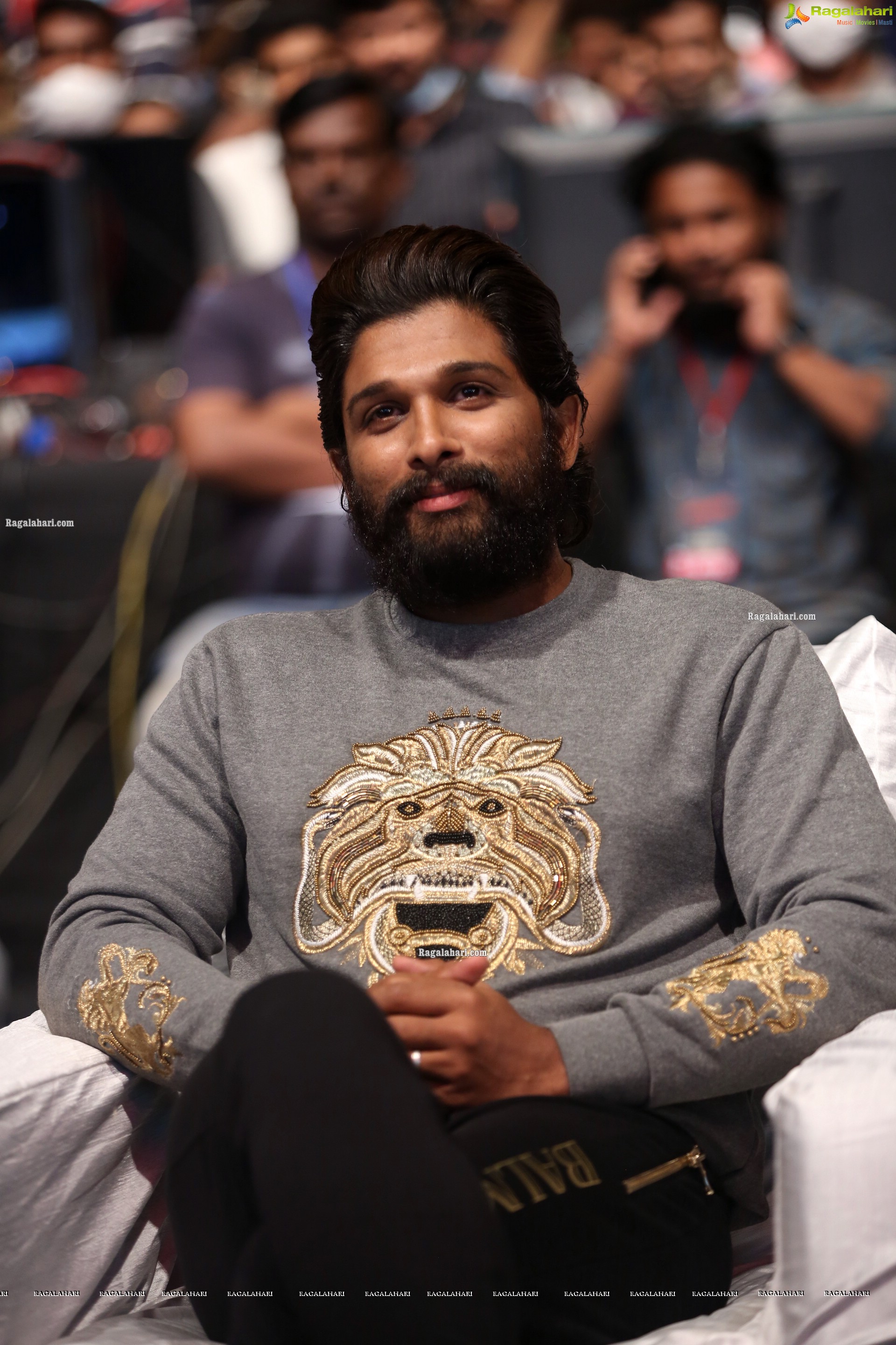 Allu Arjun at Pushpa First Meet, HD Photo Gallery