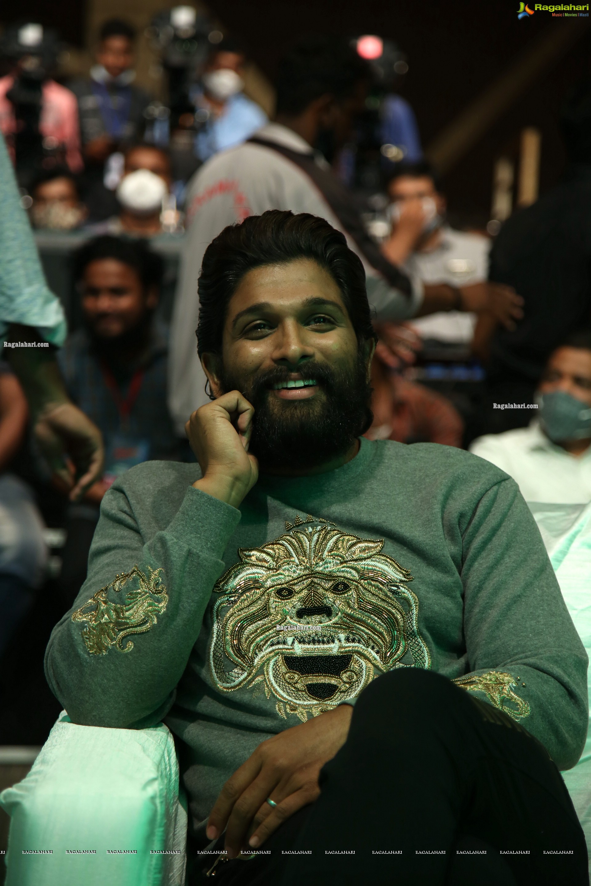 Allu Arjun at Pushpa First Meet, HD Photo Gallery