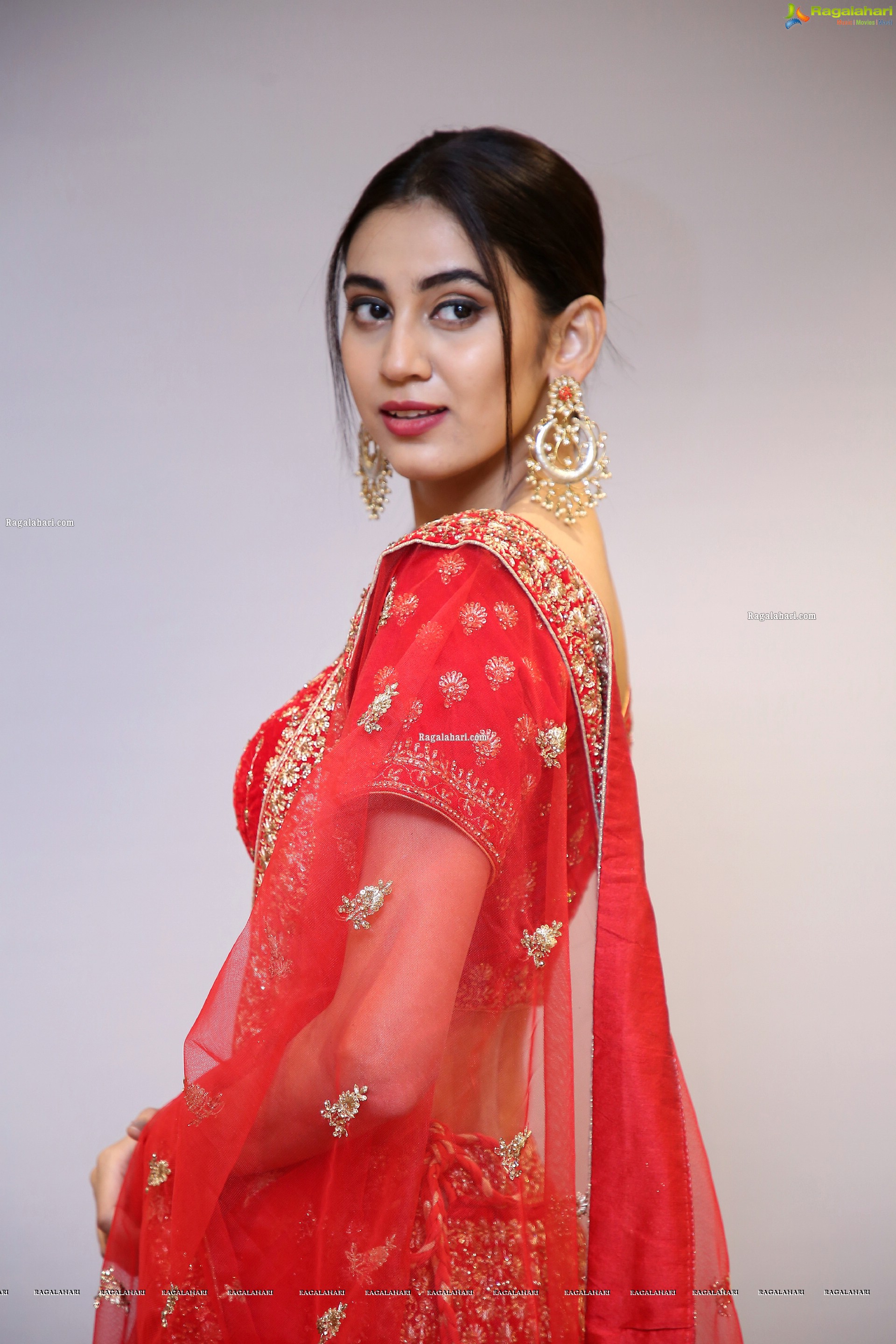 Andleeb Zaidi Showcases Mebaz's Wedding Collection, HD Photo Gallery