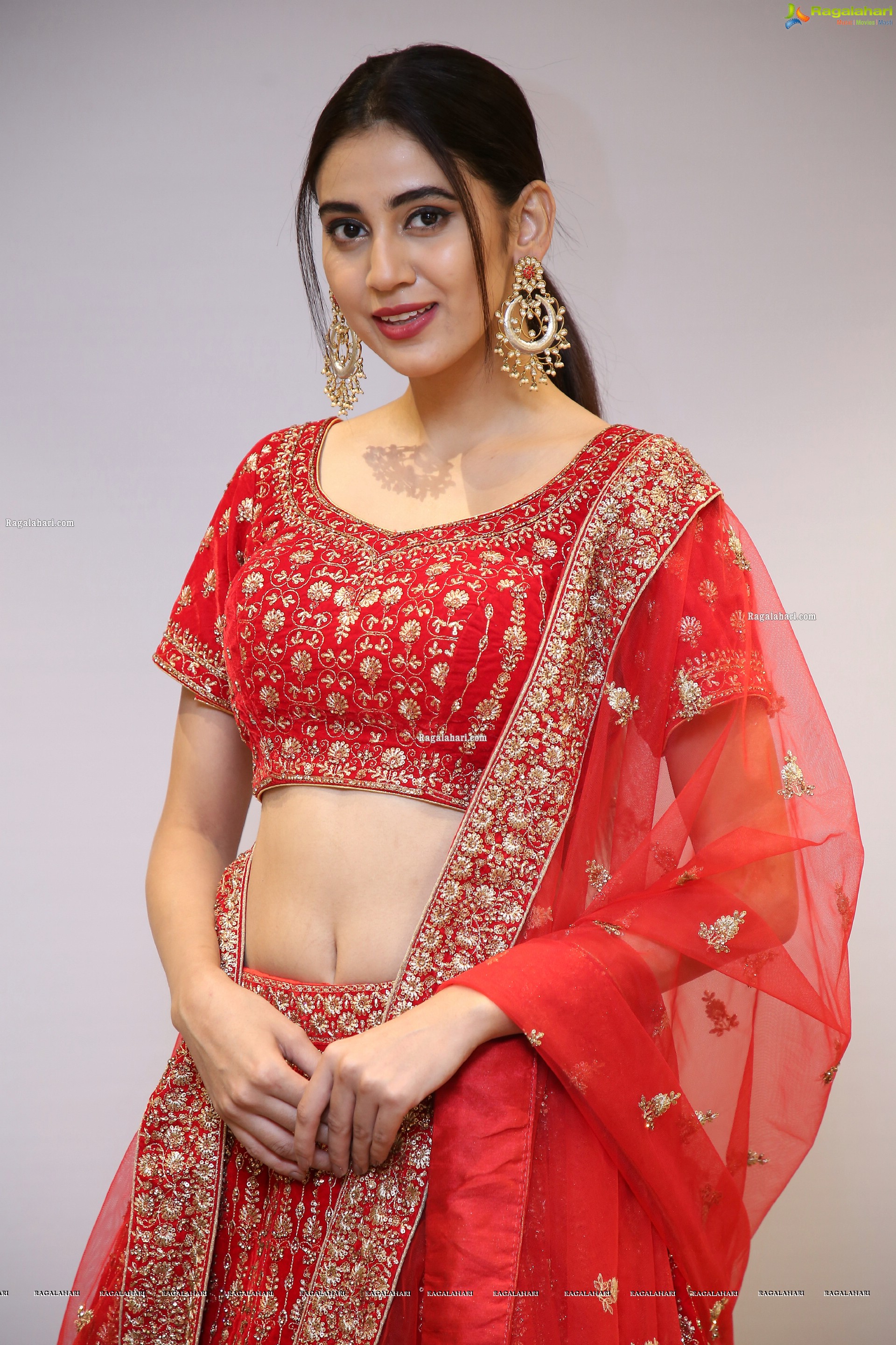 Andleeb Zaidi Showcases Mebaz's Wedding Collection, HD Photo Gallery