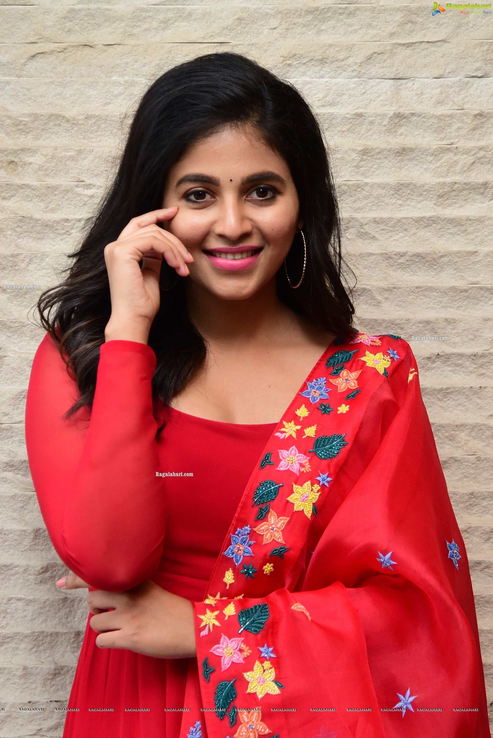 Anjali at Ugadi Special Vakeel Saab Success Interview, HD Photo Gallery
