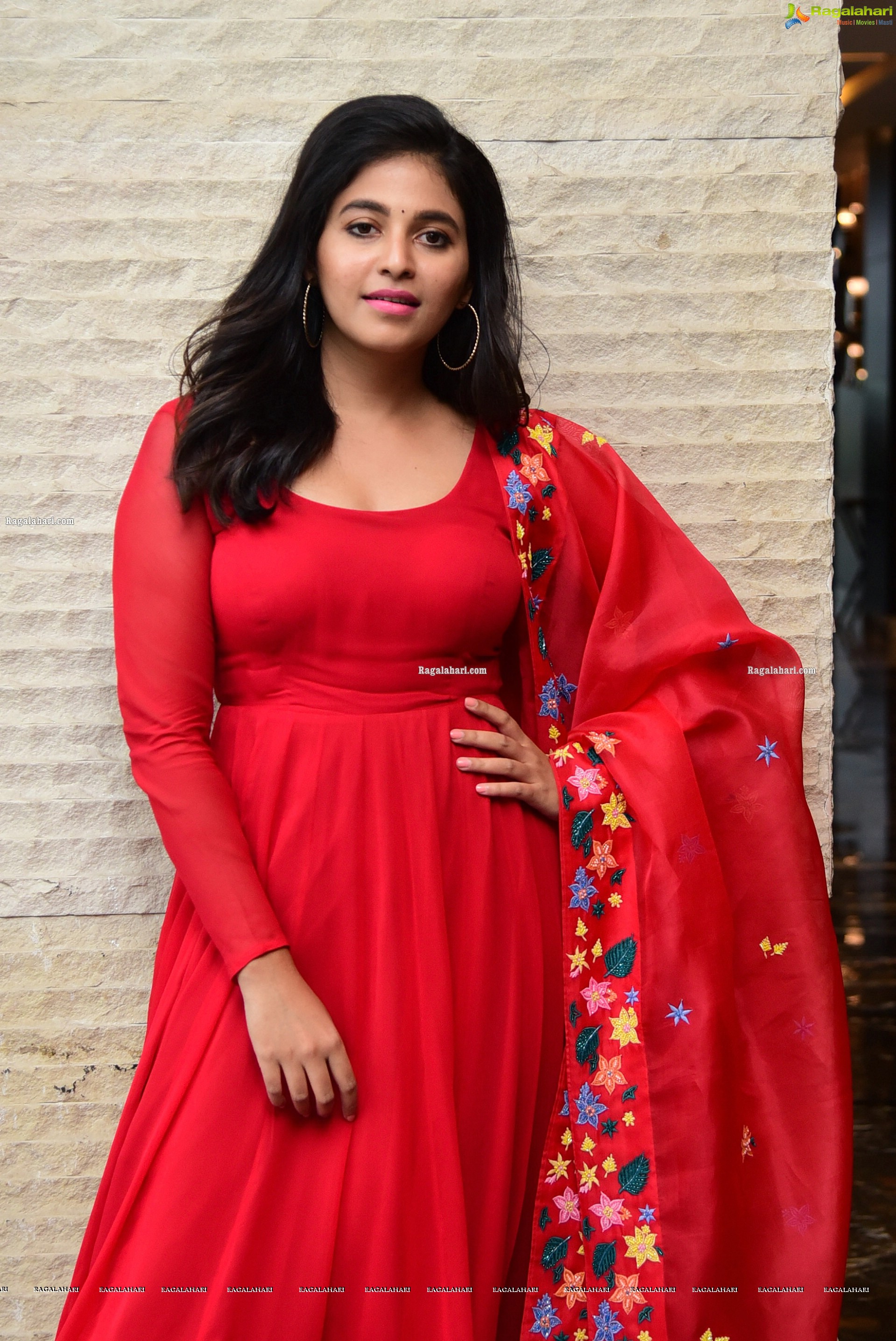 Anjali at Ugadi Special Vakeel Saab Success Interview, HD Photo Gallery