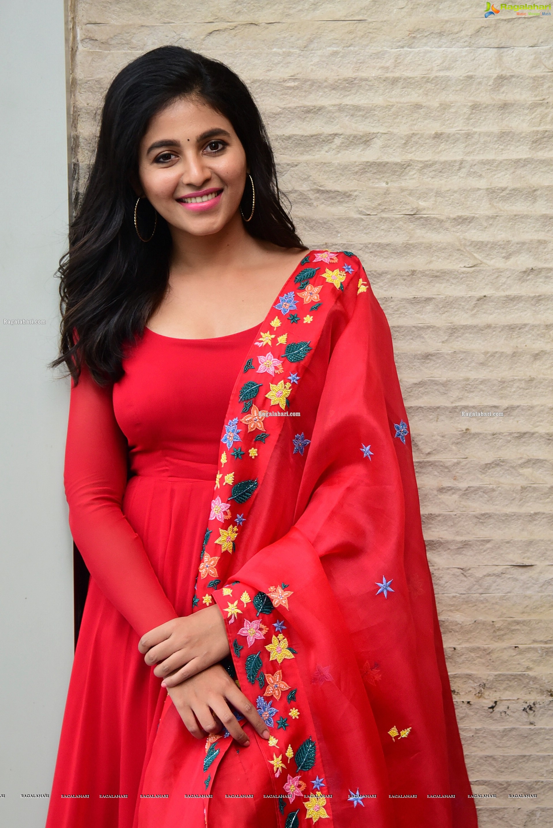 Anjali at Ugadi Special Vakeel Saab Success Interview, HD Photo Gallery