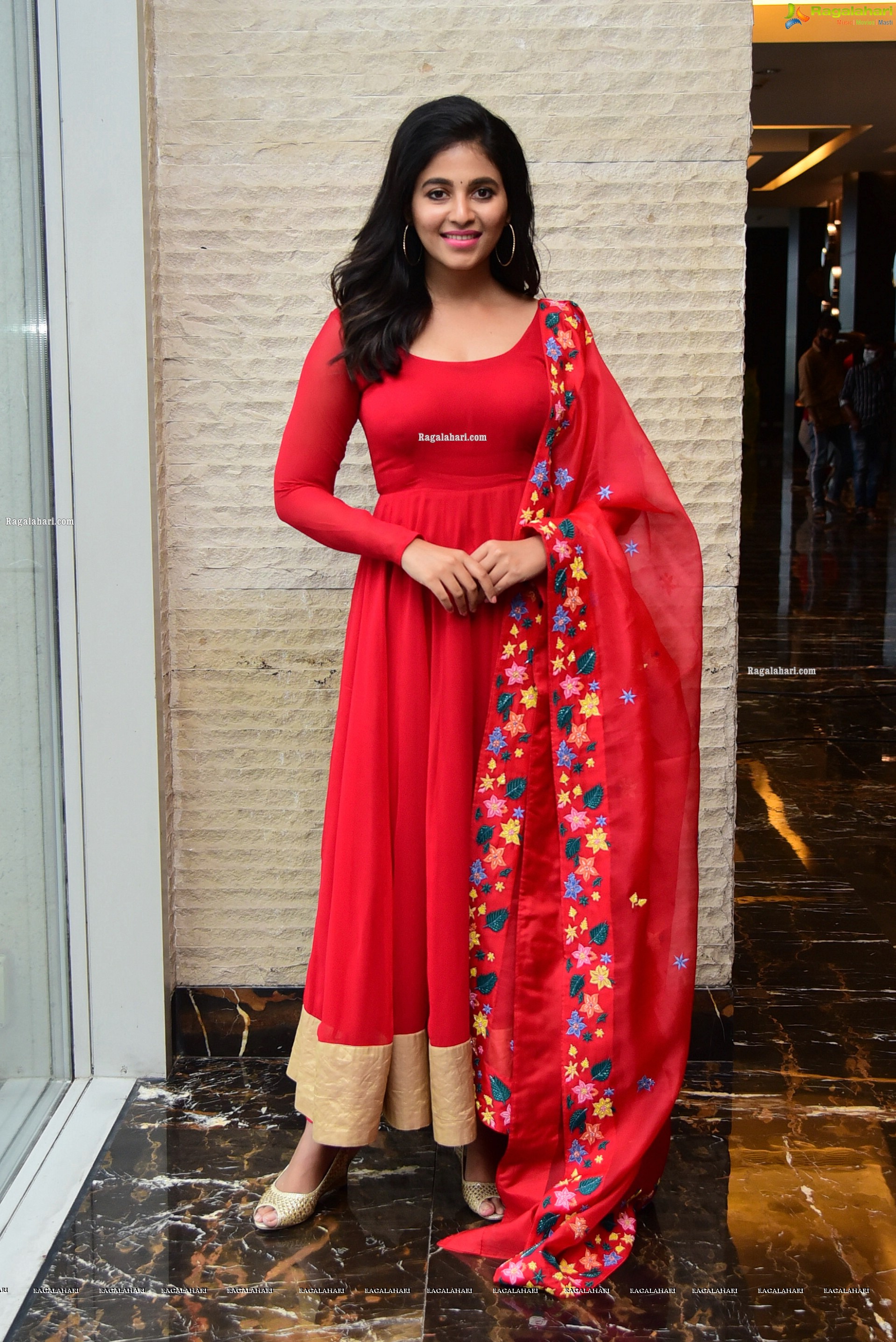 Anjali at Ugadi Special Vakeel Saab Success Interview, HD Photo Gallery