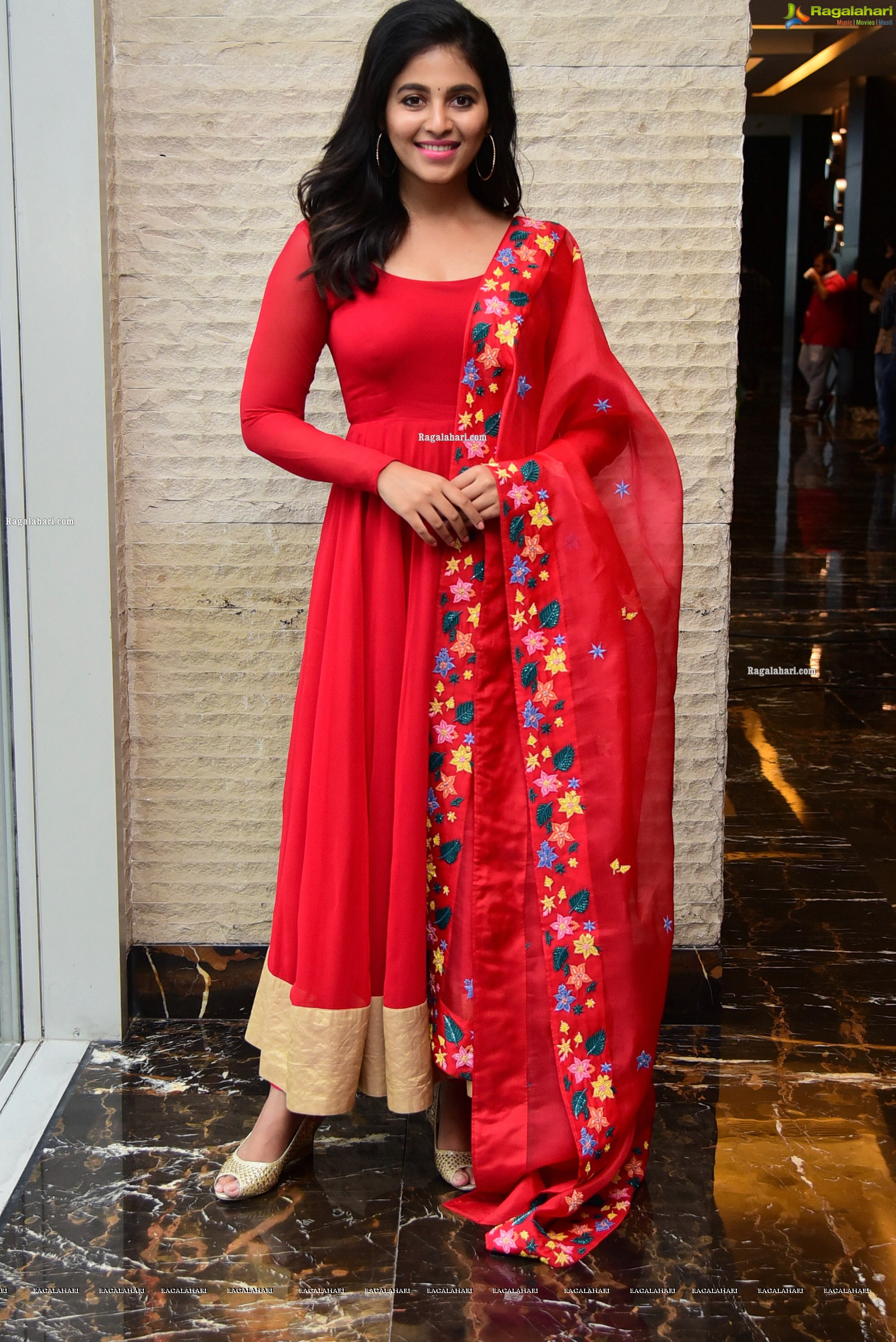 Anjali at Ugadi Special Vakeel Saab Success Interview, HD Photo Gallery