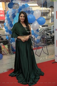 Chandni Bhagwanani in Bottle Green Dress