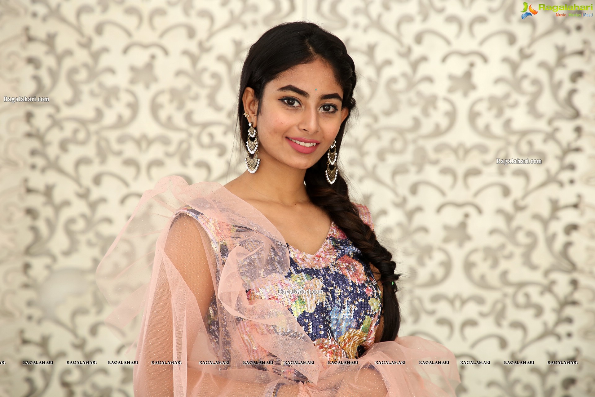 Honey Chowdary at Kolorz Fashion & Lifestyle Exhibition, HD Photo Gallery