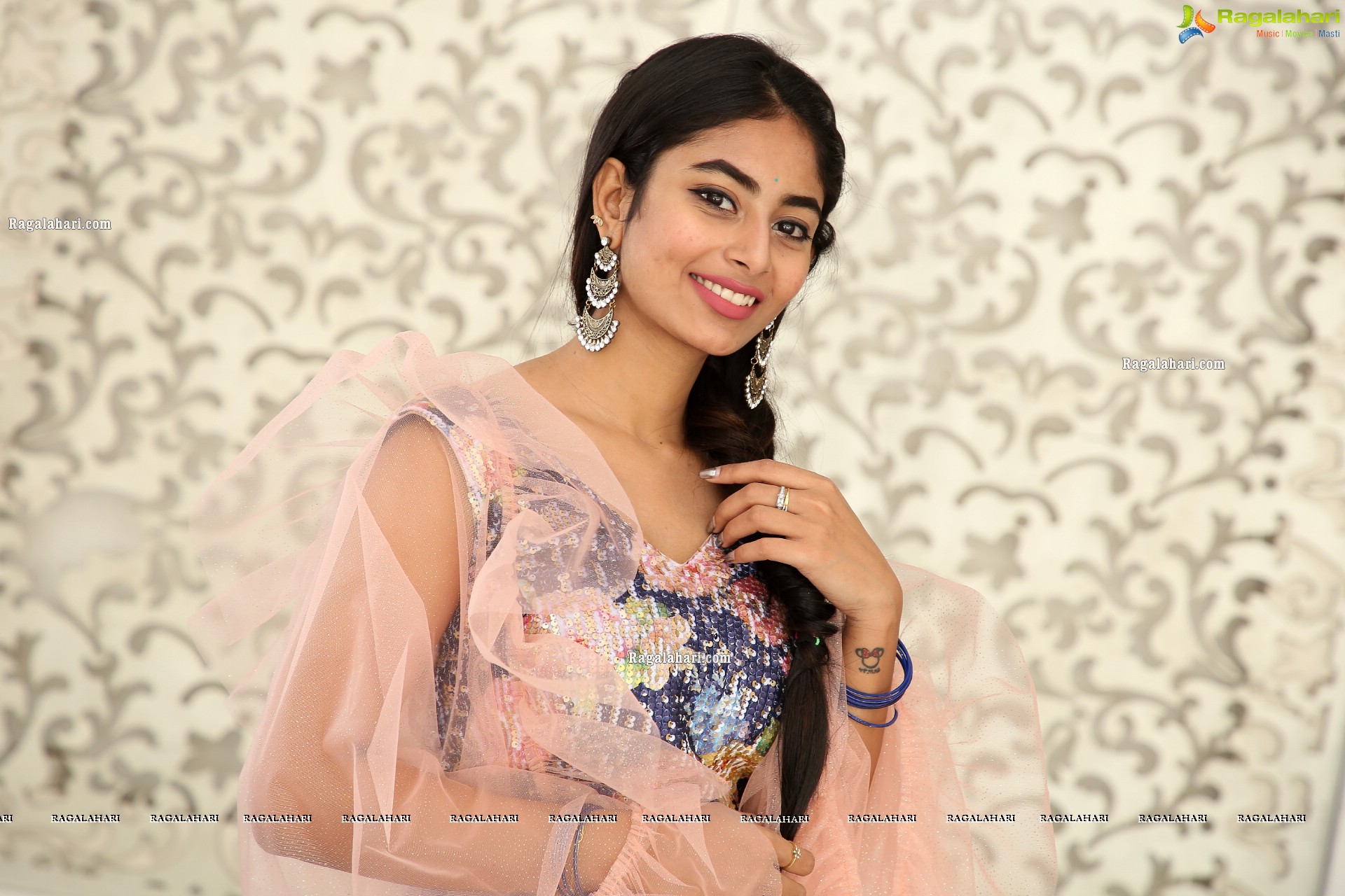 Honey Chowdary at Kolorz Fashion & Lifestyle Exhibition, HD Photo Gallery