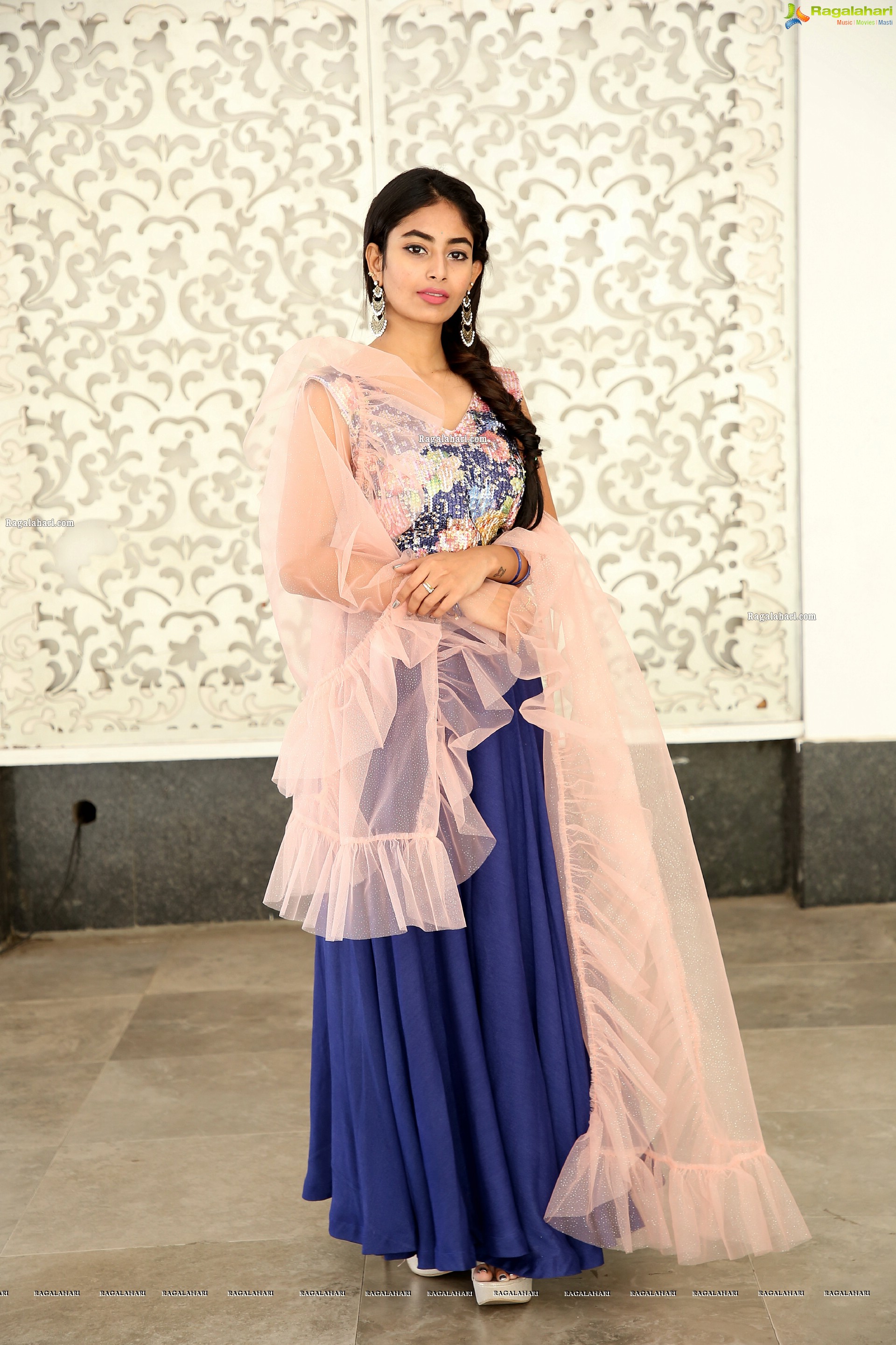Honey Chowdary at Kolorz Fashion & Lifestyle Exhibition, HD Photo Gallery