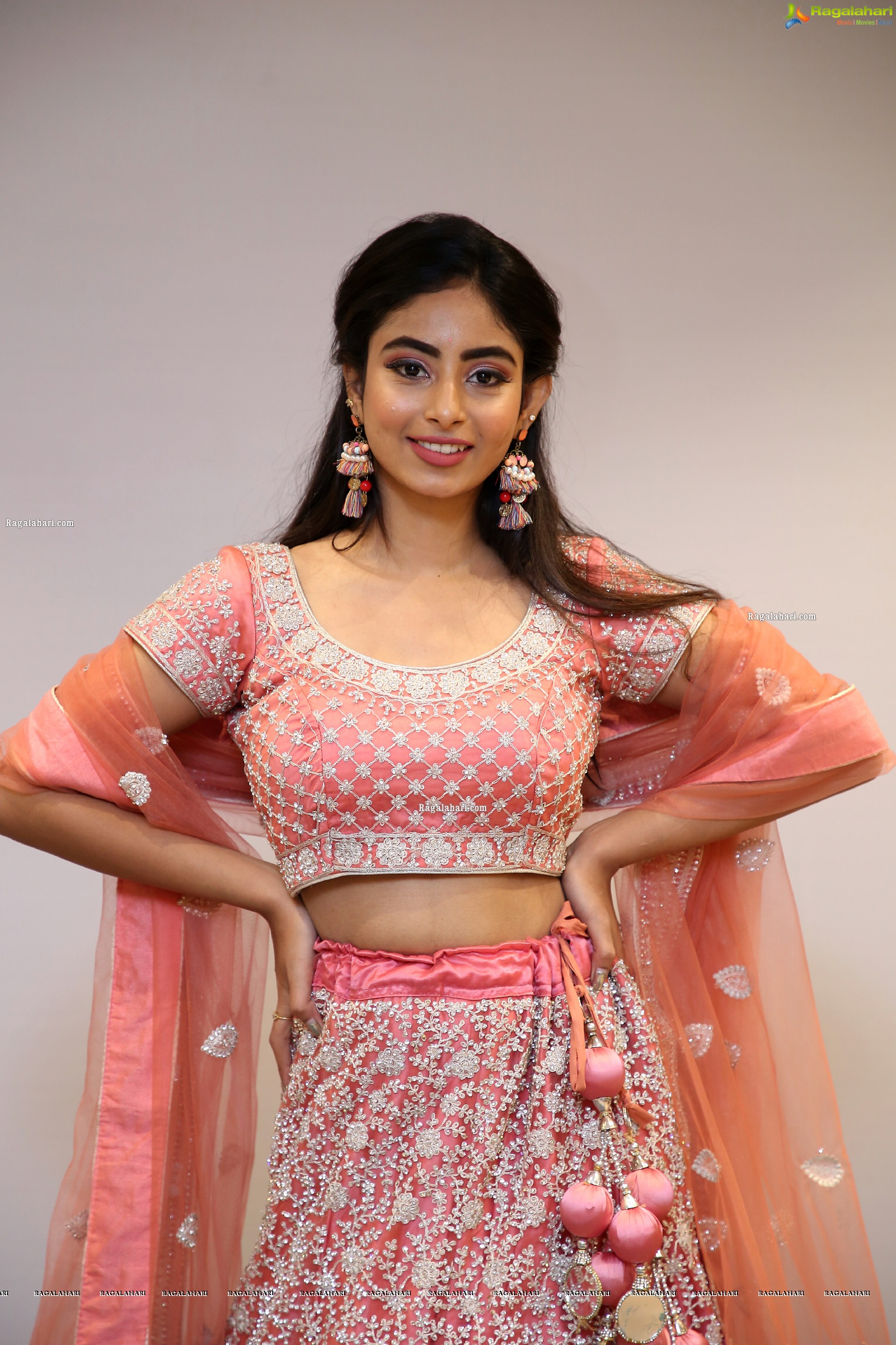 Honey Chowdary Showcases Mebaz's Wedding Collection, HD Photo Gallery