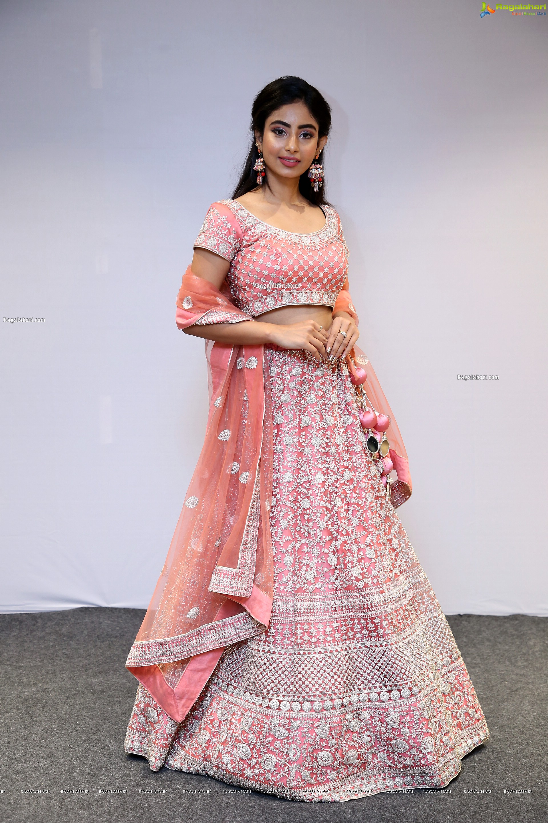 Honey Chowdary Showcases Mebaz's Wedding Collection, HD Photo Gallery