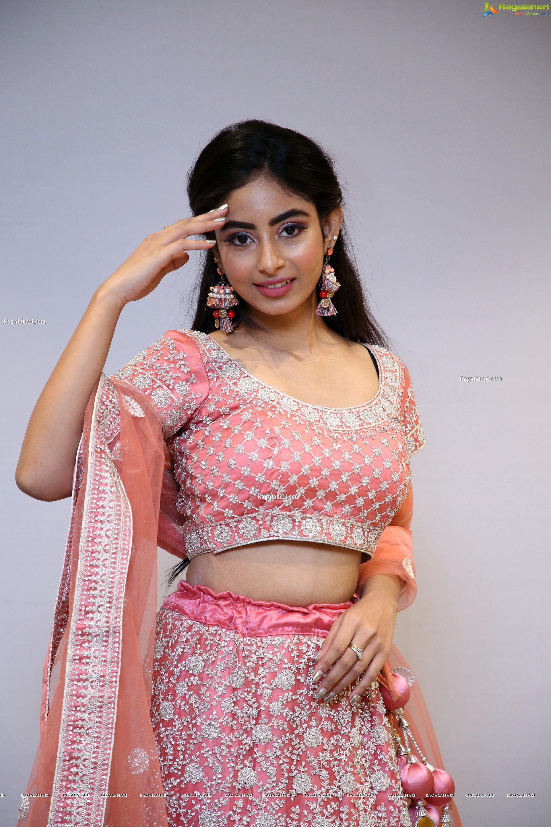 Honey Chowdary Showcases Mebaz's Wedding Collection, HD Photo Gallery
