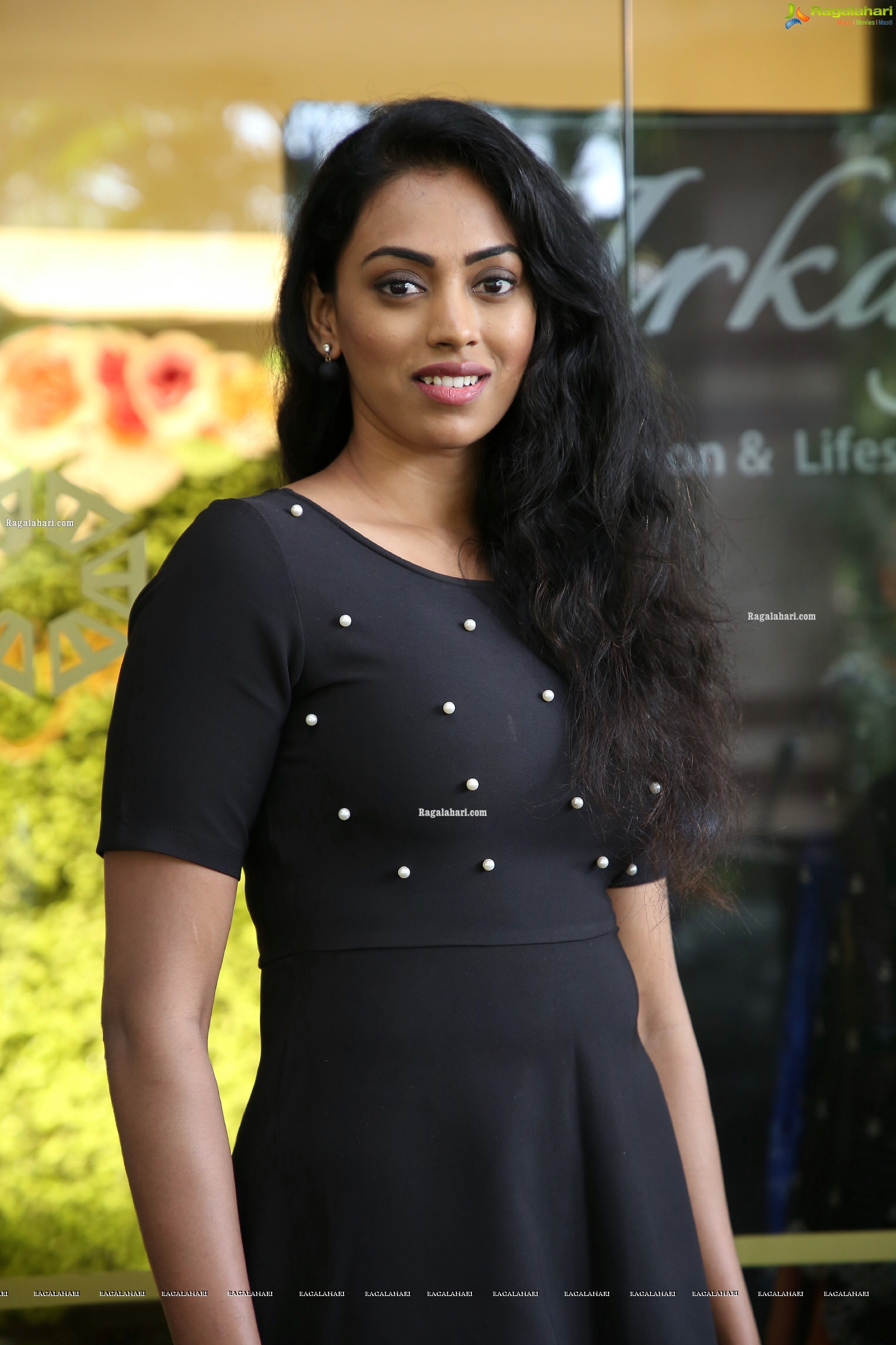 Kamakshi Bhaskarla at Arkayam Fashion & Lifestyle Exhibition, HD Photo Gallery