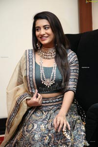 Rashi Singh at Arkayam Fashion Exhibition