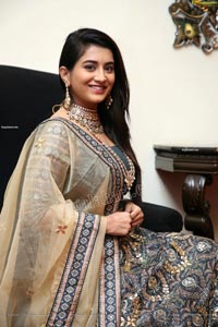 Rashi Singh at Arkayam Fashion Exhibition