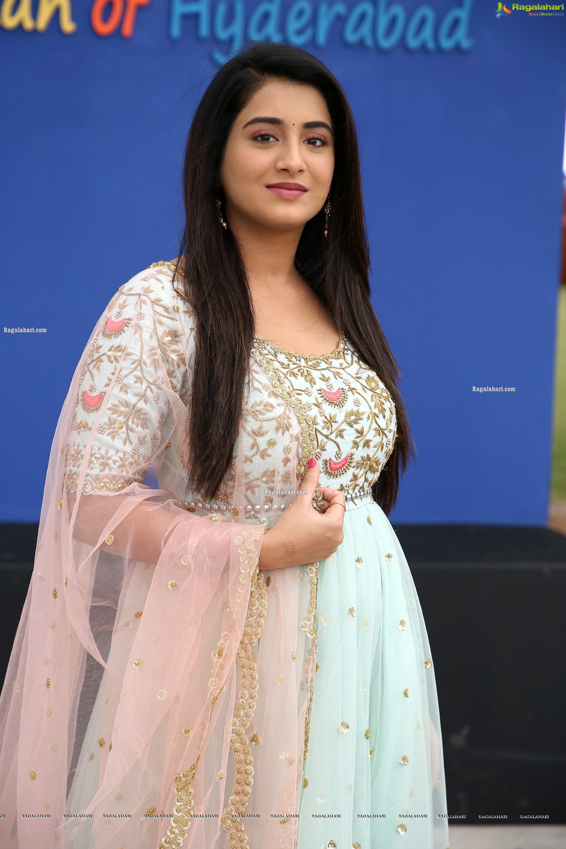 Rashi Singh at SBK Mega Expo, HD Photo Gallery