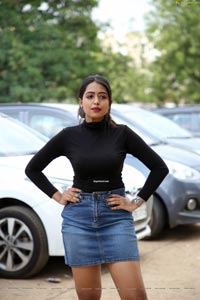 Rittika Chakraborthy at Right Cars