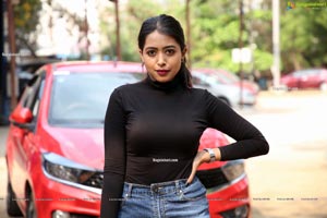 Rittika Chakraborthy at Right Cars