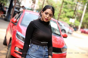 Rittika Chakraborthy at Right Cars