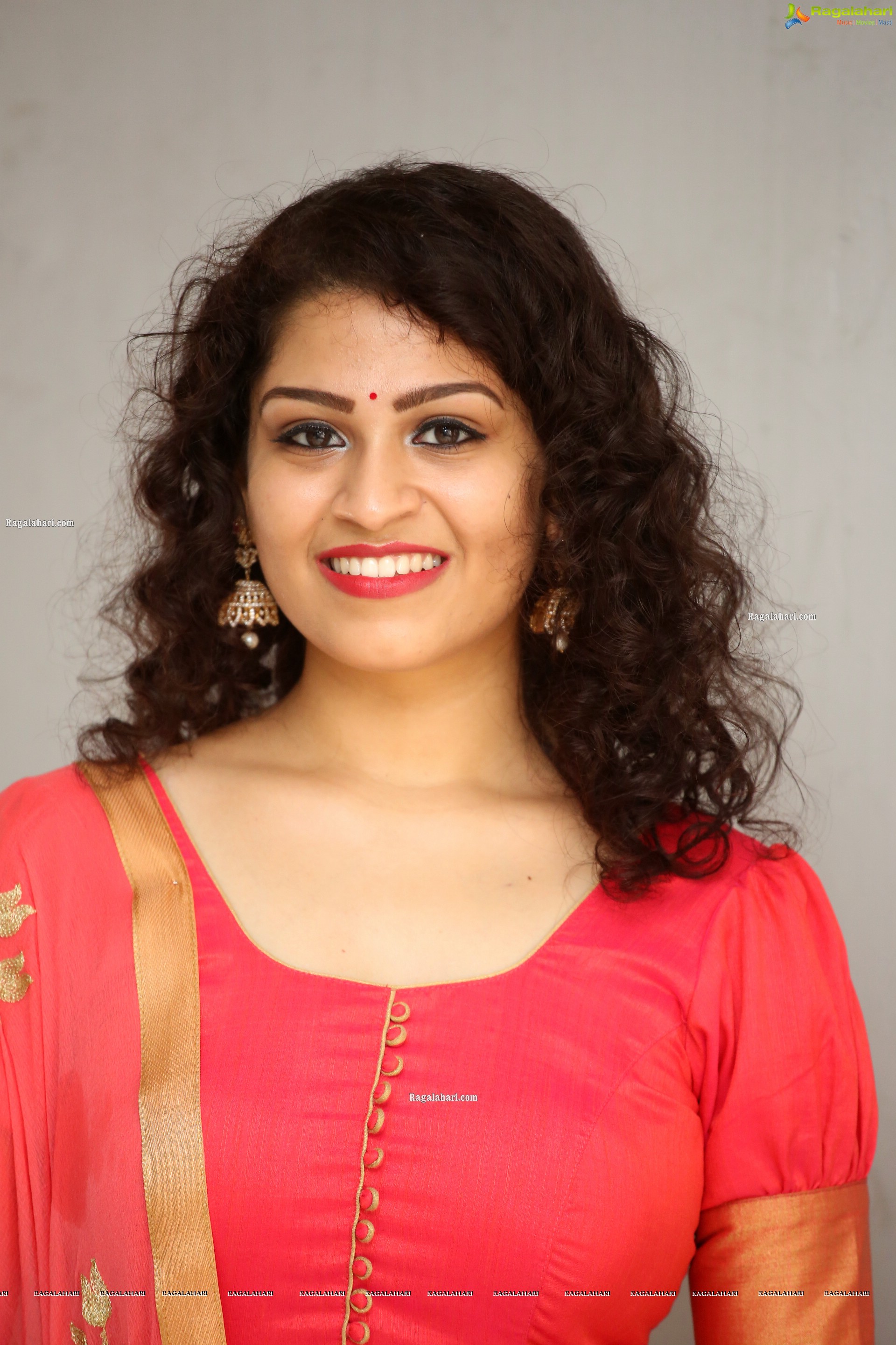 Sai Keerthana Swargam at Street Light Movie Trailer Launch, HD Photo Gallery