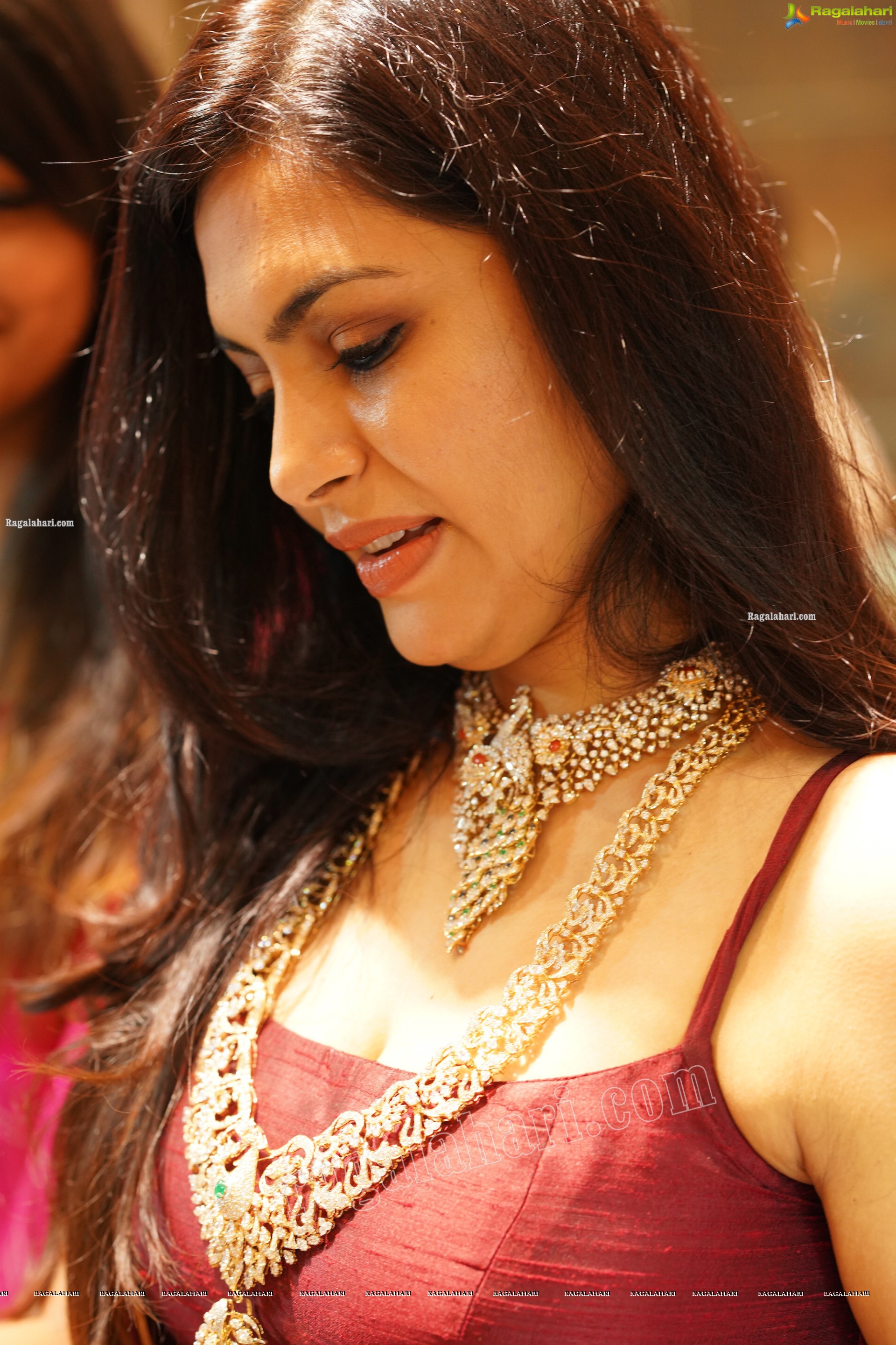 Sonu Gowda at Kirtilals Trunk Show at The Jayanthi Ballal Store Mysore, HD Photo Gallery
