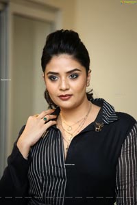 Sreemukhi at Pushpa First Meet