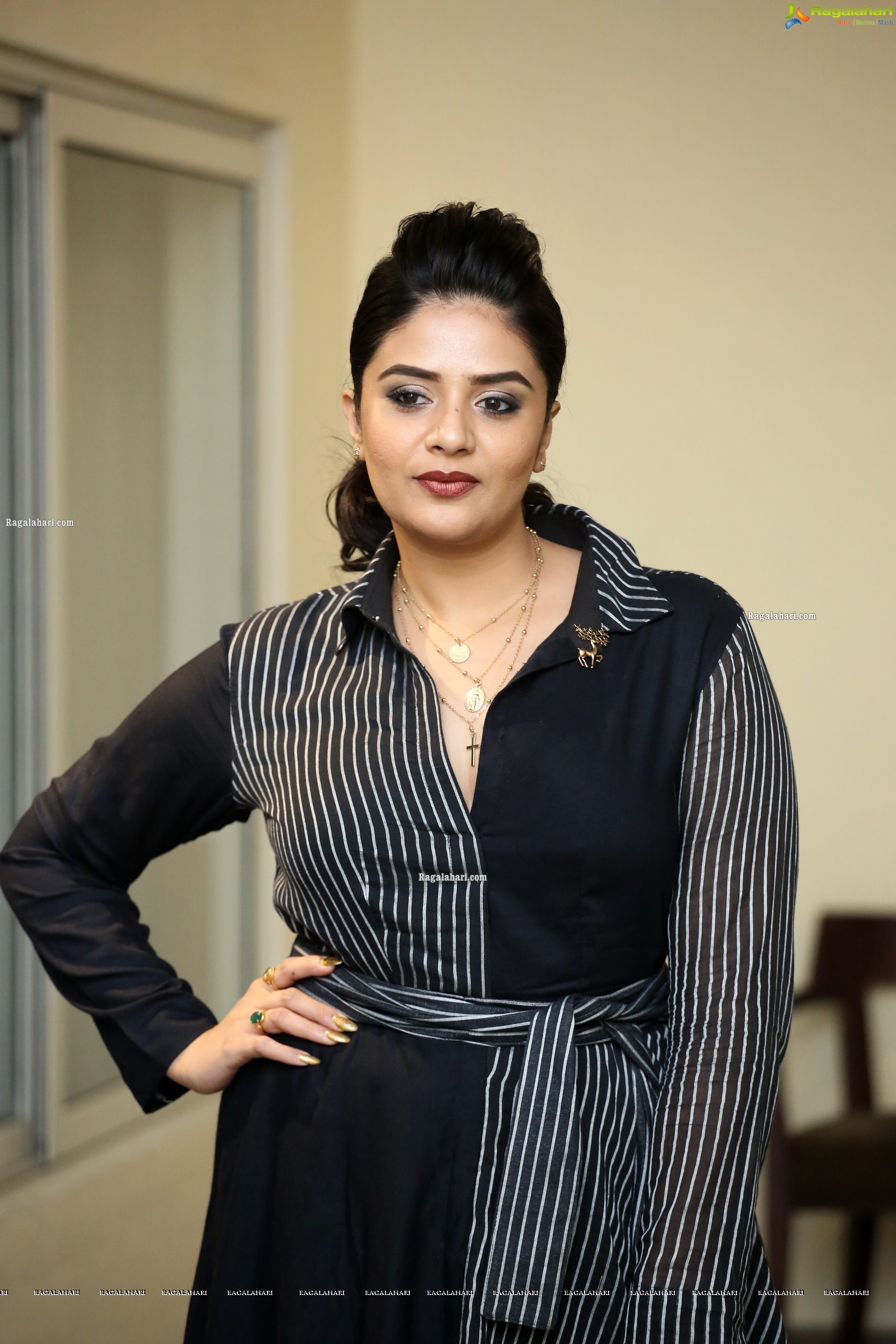 Sreemukhi at Pushpa First Meet, HD Photo Gallery