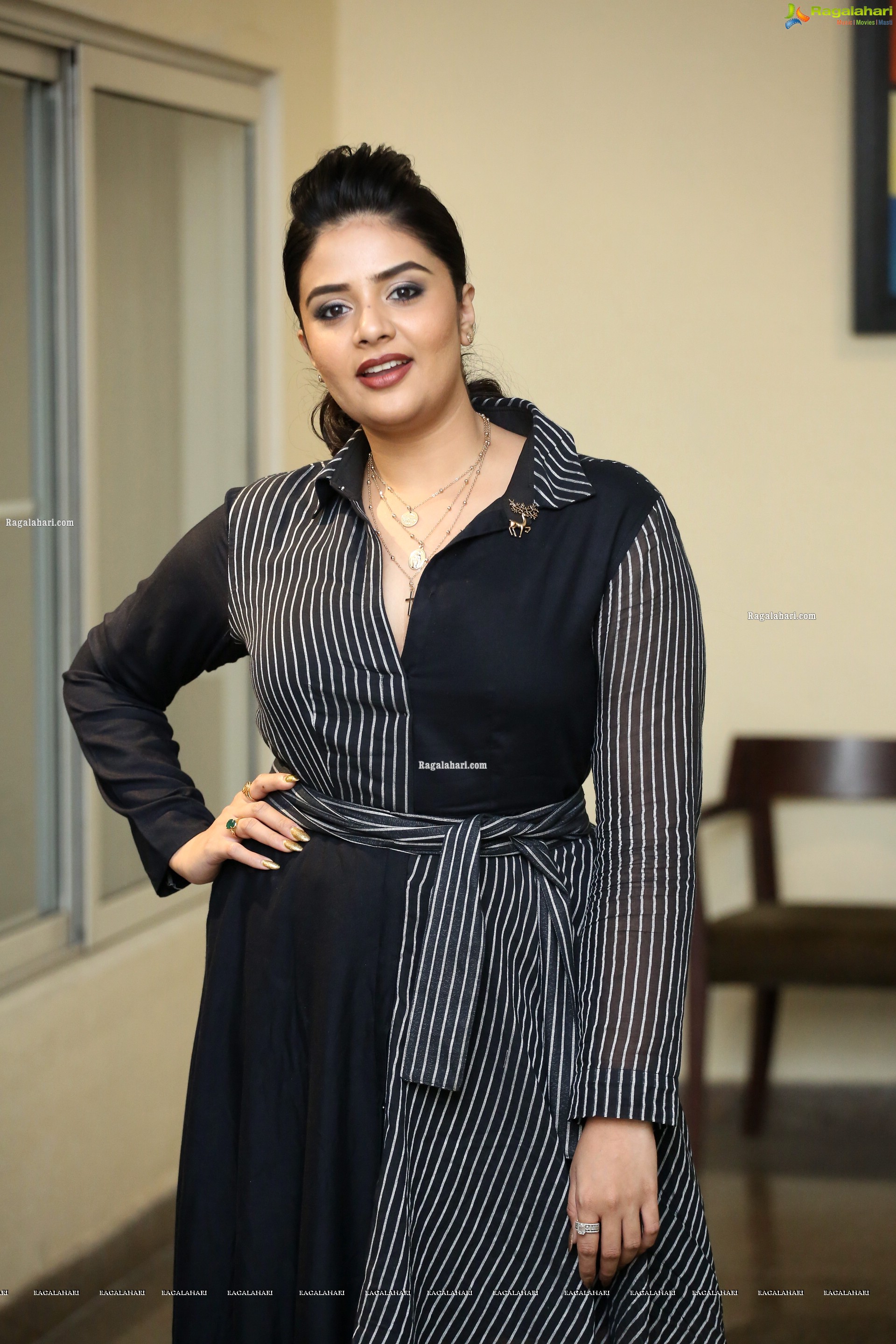 Sreemukhi at Pushpa First Meet, HD Photo Gallery