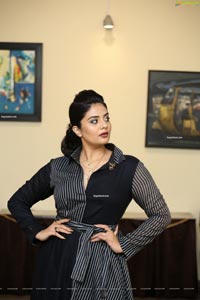 Sreemukhi at Pushpa First Meet