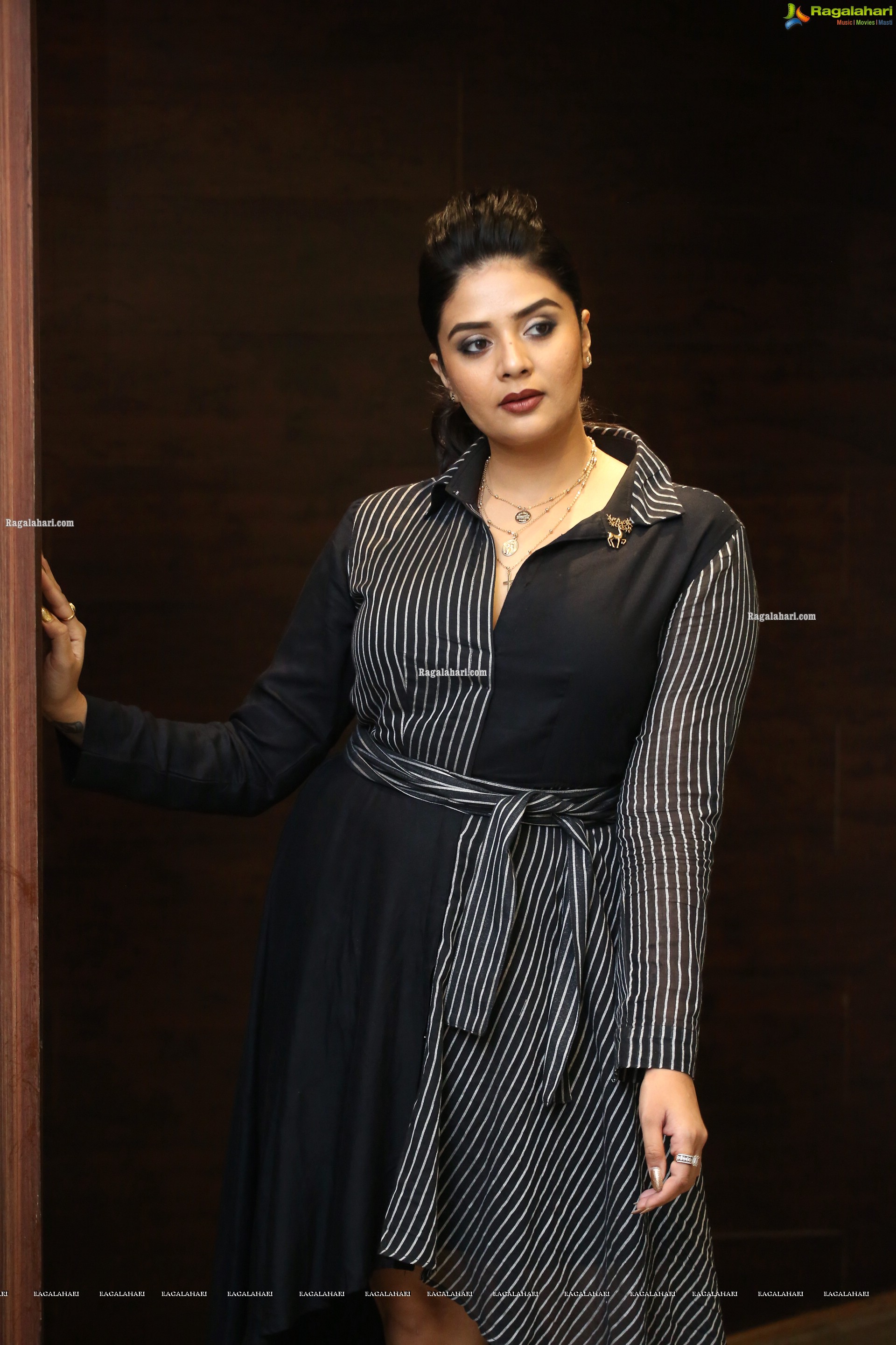 Sreemukhi at Pushpa First Meet, HD Photo Gallery