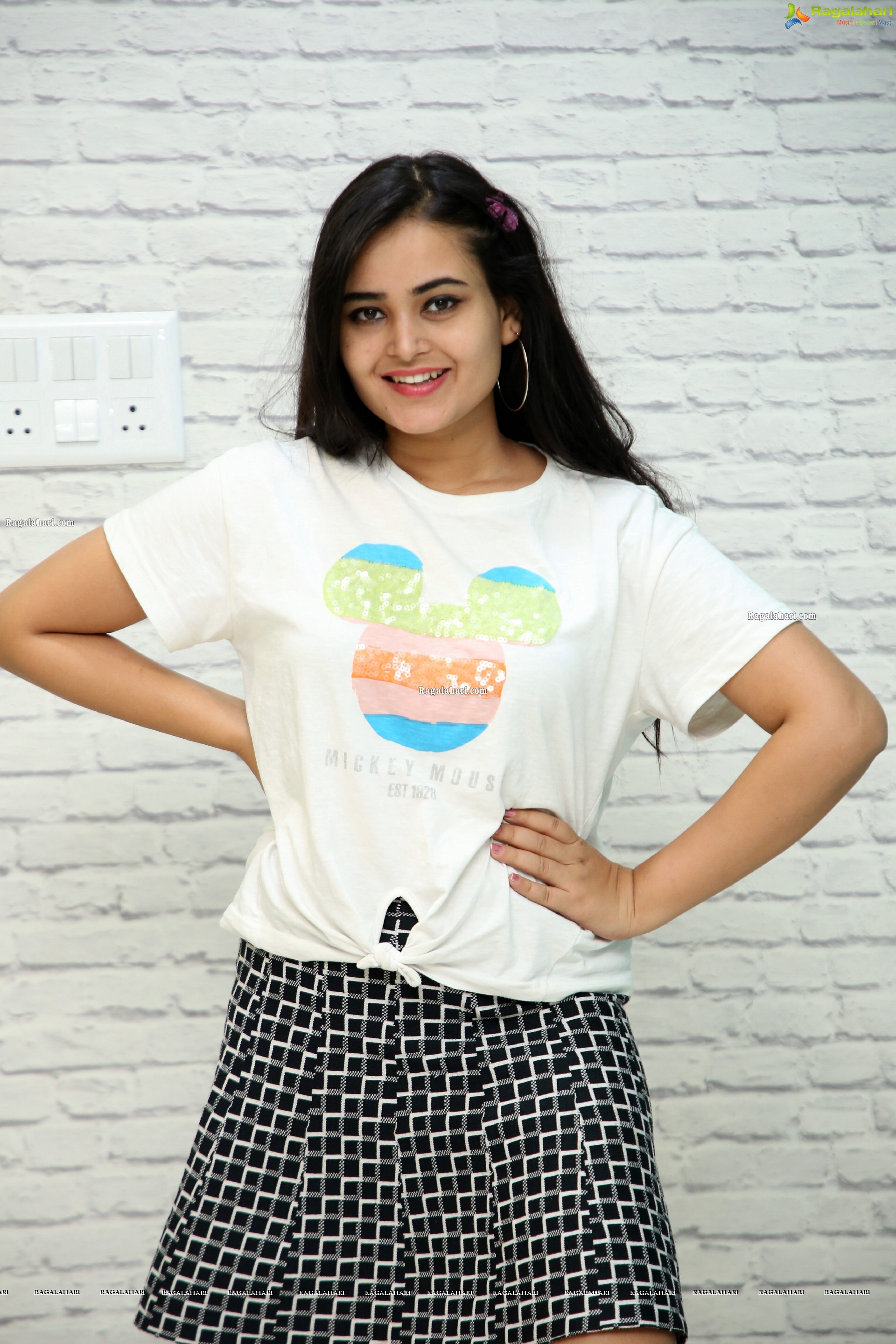 Vaanya Aggarwal at SIM & SAM's Party & Play-Town for Kids Launch, HD Photo Gallery