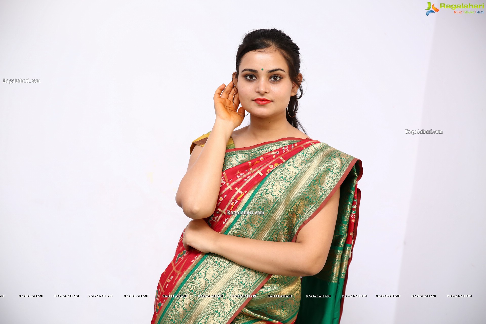 Vaanya Aggarwal in Traditional Saree, HD Photo Gallery