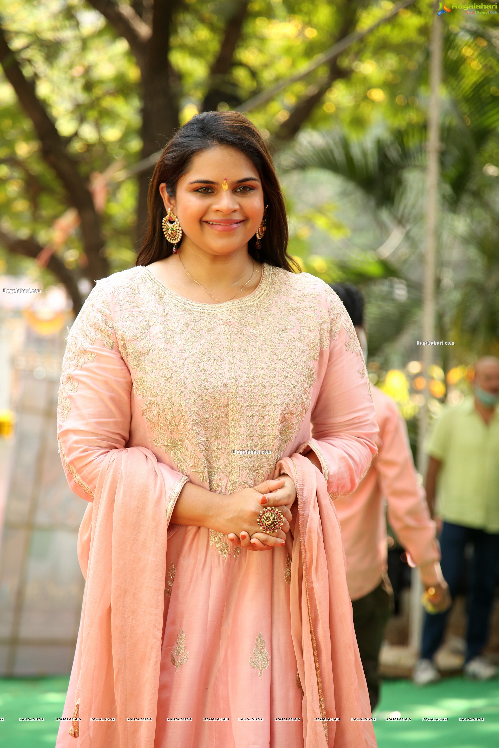 Vidyullekha Raman at Pudingi No.1 Movie Pooja Ceremony, HD Photo Gallery